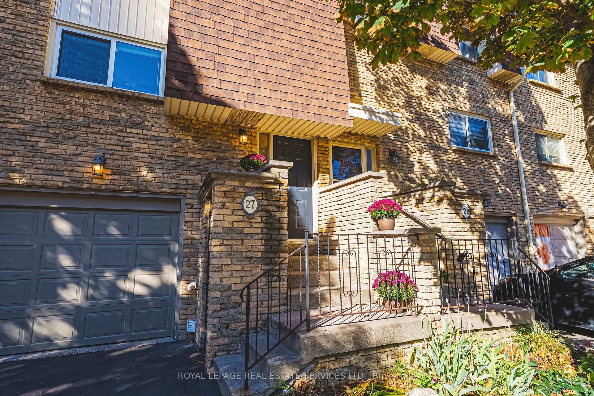 Photo 3 of 27 Melanie Crescent, Hamilton, Waterdown — HOMEH