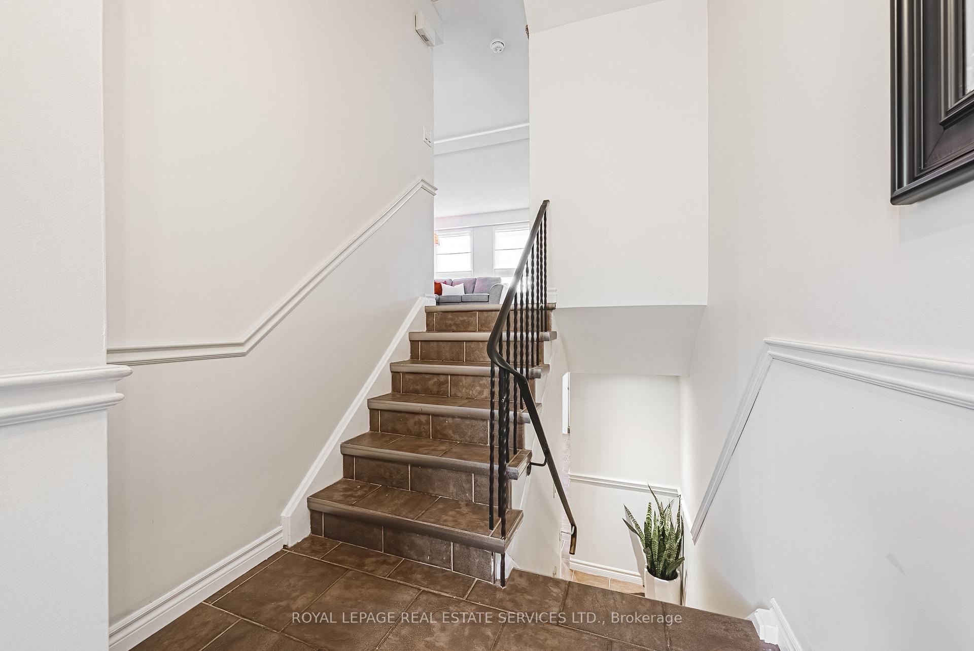 Photo 5 of 27 Melanie Crescent, Hamilton, Waterdown — HOMEH