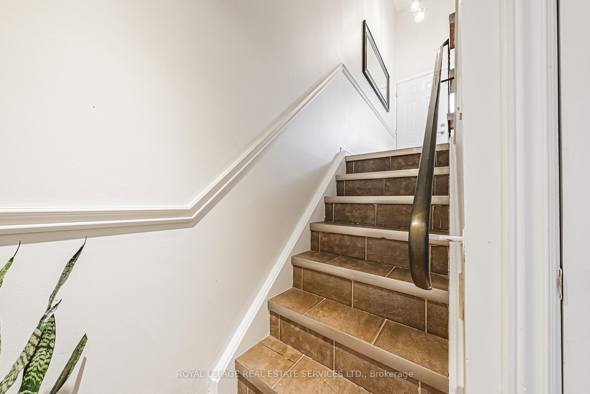 Photo 22 of 27 Melanie Crescent, Hamilton, Waterdown — HOMEH