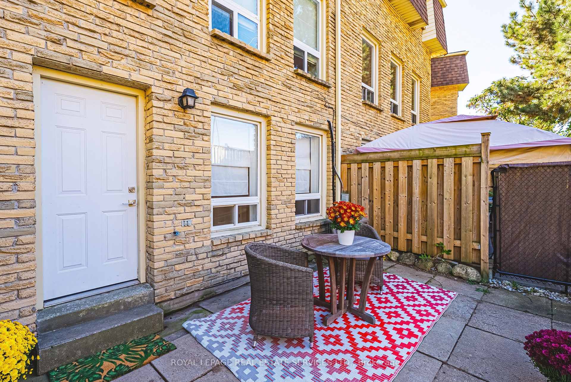 Photo 29 of 27 Melanie Crescent, Hamilton, Waterdown — HOMEH