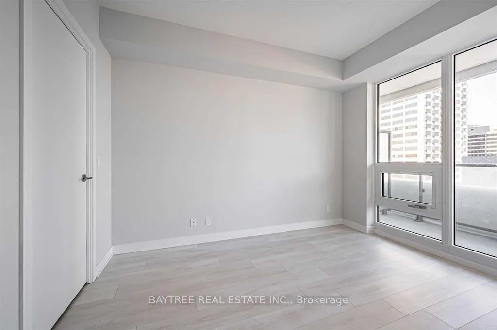 Photo 10 of Unit 1401, 2221 Yonge Street, Toronto, Mount Pleasant West — HOMEH