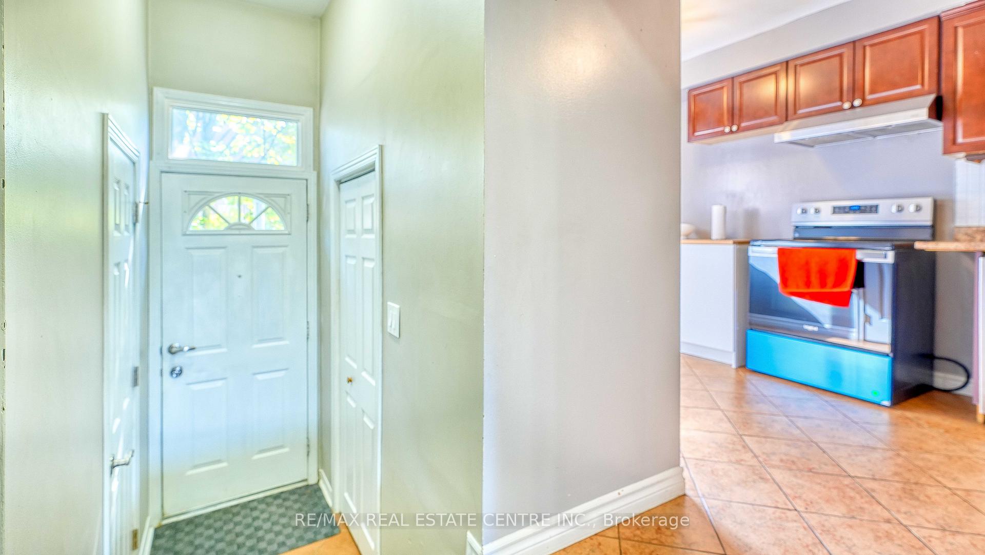 Photo 6 of Unit 12, 1945 Denmar Road, Pickering, Village East — HOMEH
