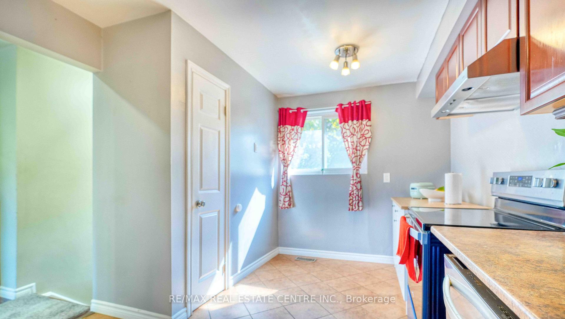 Photo 8 of Unit 12, 1945 Denmar Road, Pickering, Village East — HOMEH