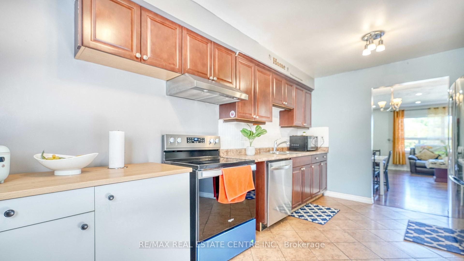 Photo 10 of Unit 12, 1945 Denmar Road, Pickering, Village East — HOMEH