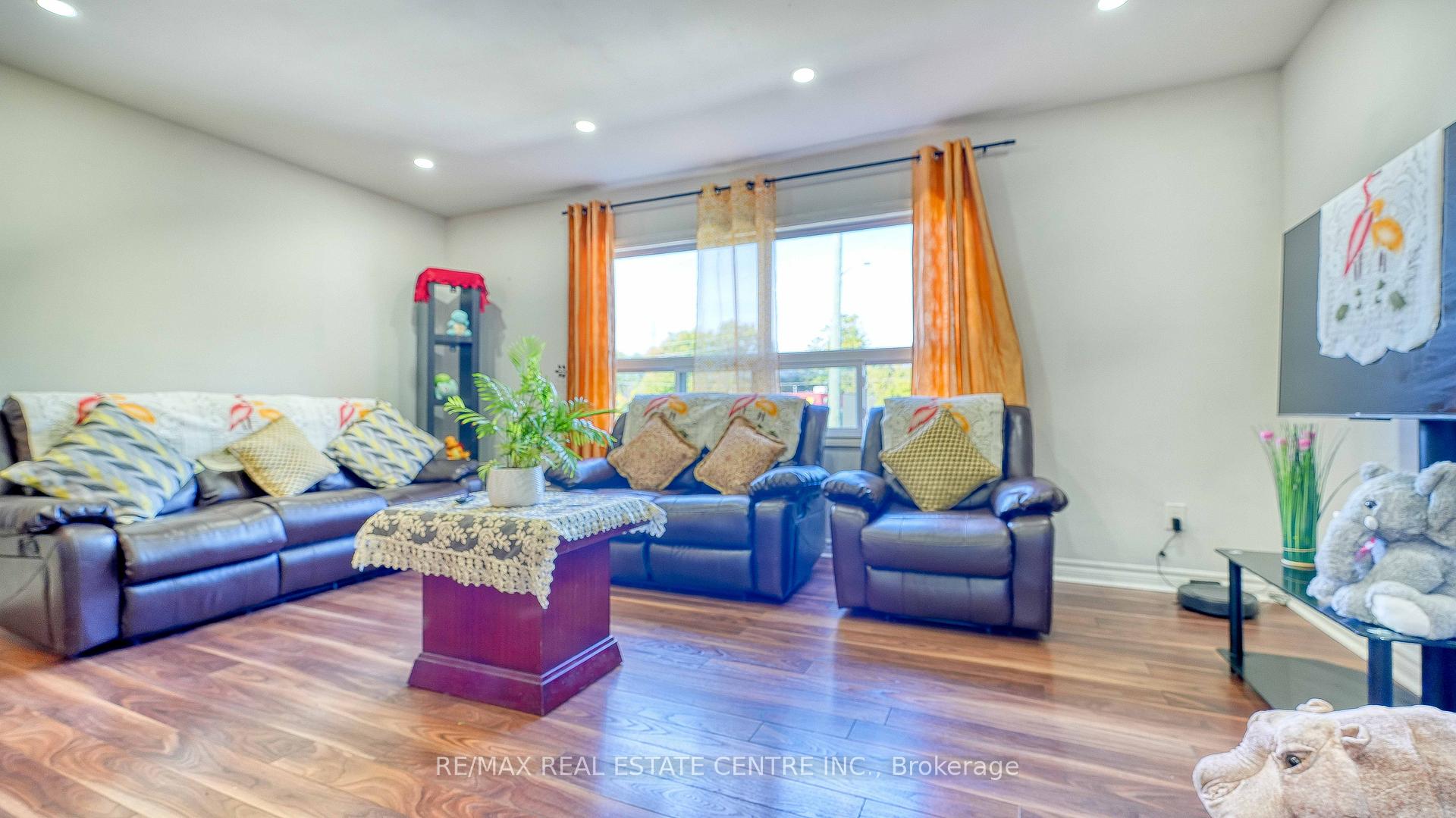 Photo 51 of Unit 12, 1945 Denmar Road, Pickering, Village East — HOMEH