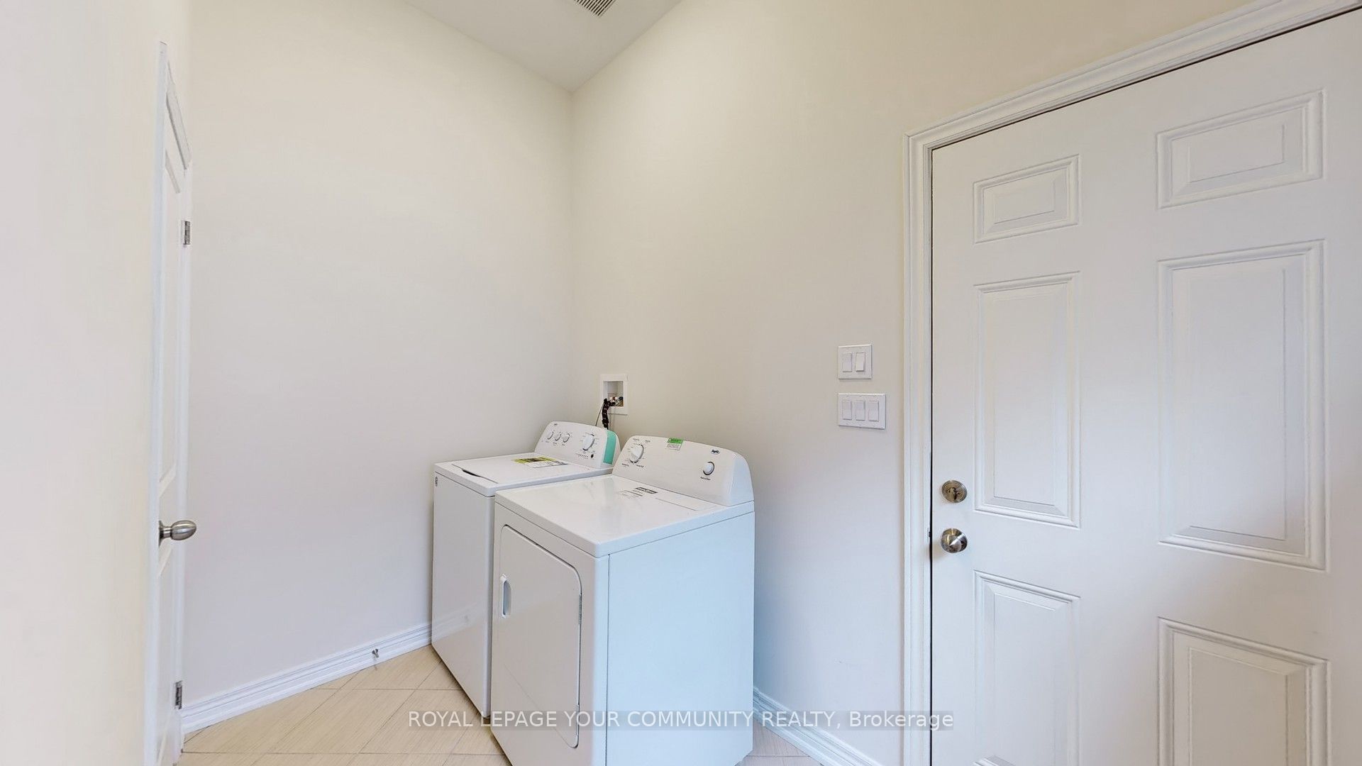 Photo 60 of 606 Haylook Gardens, Peterborough, Northcrest Ward 5 — HOMEH