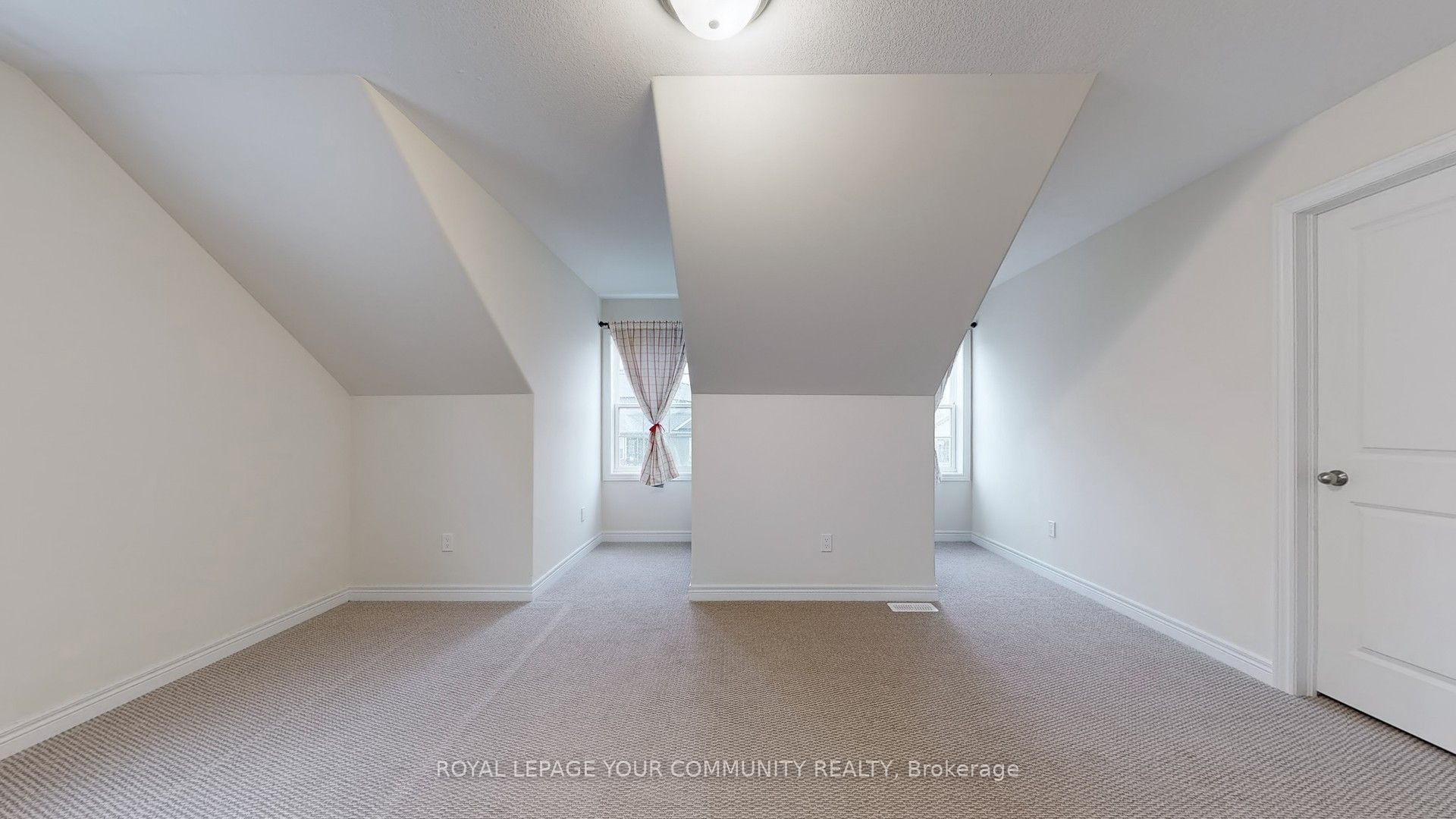 Photo 67 of 606 Haylook Gardens, Peterborough, Northcrest Ward 5 — HOMEH