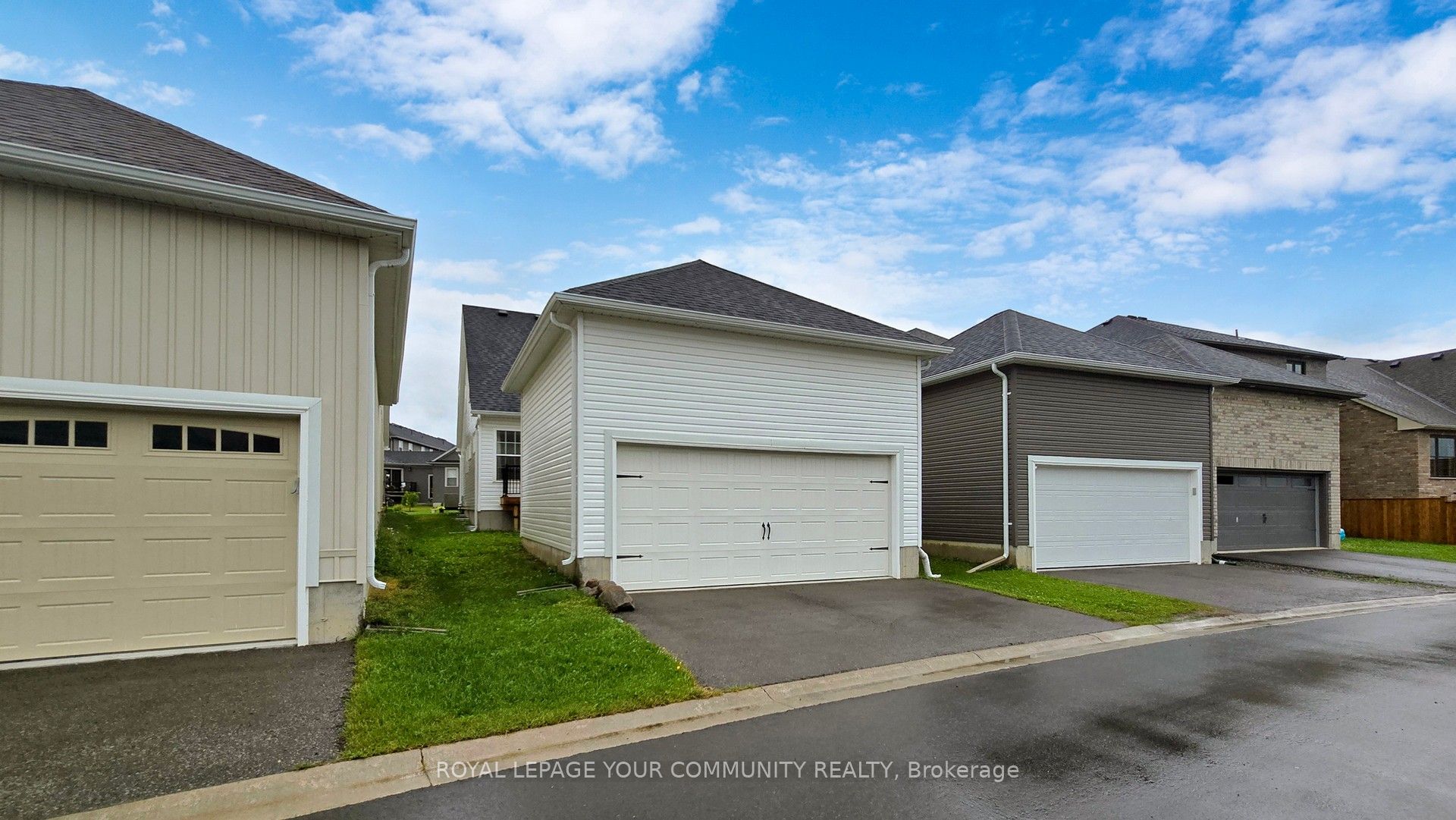 Photo 80 of 606 Haylook Gardens, Peterborough, Northcrest Ward 5 — HOMEH