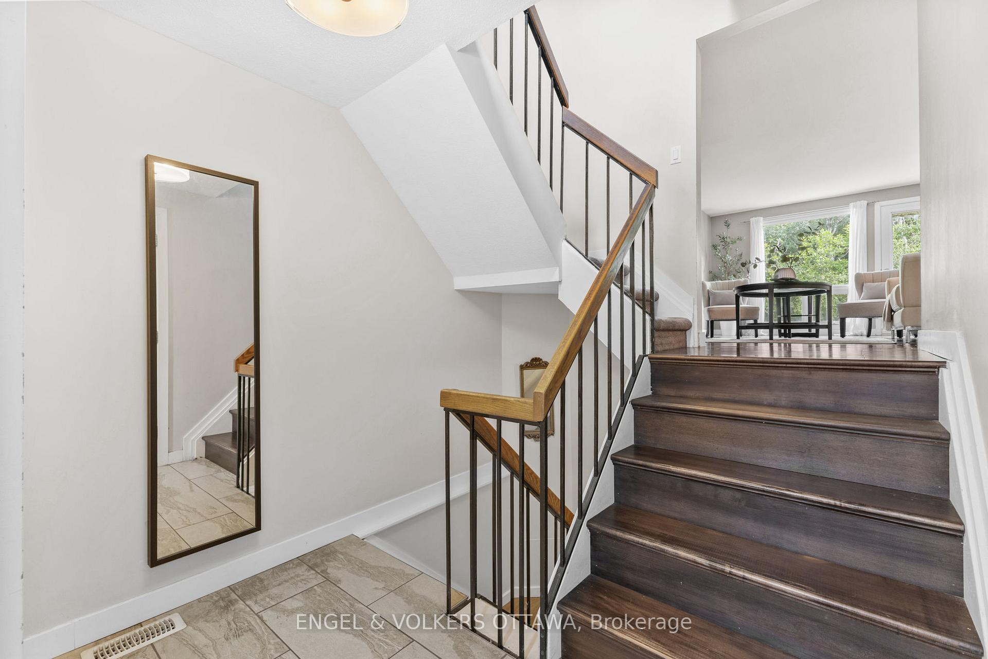 Photo 3 of 42D Benlea Drive, Ottawa, Tanglewood — HOMEH