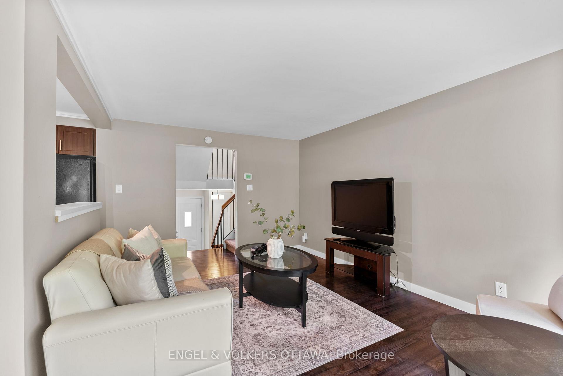 Photo 7 of 42D Benlea Drive, Ottawa, Tanglewood — HOMEH