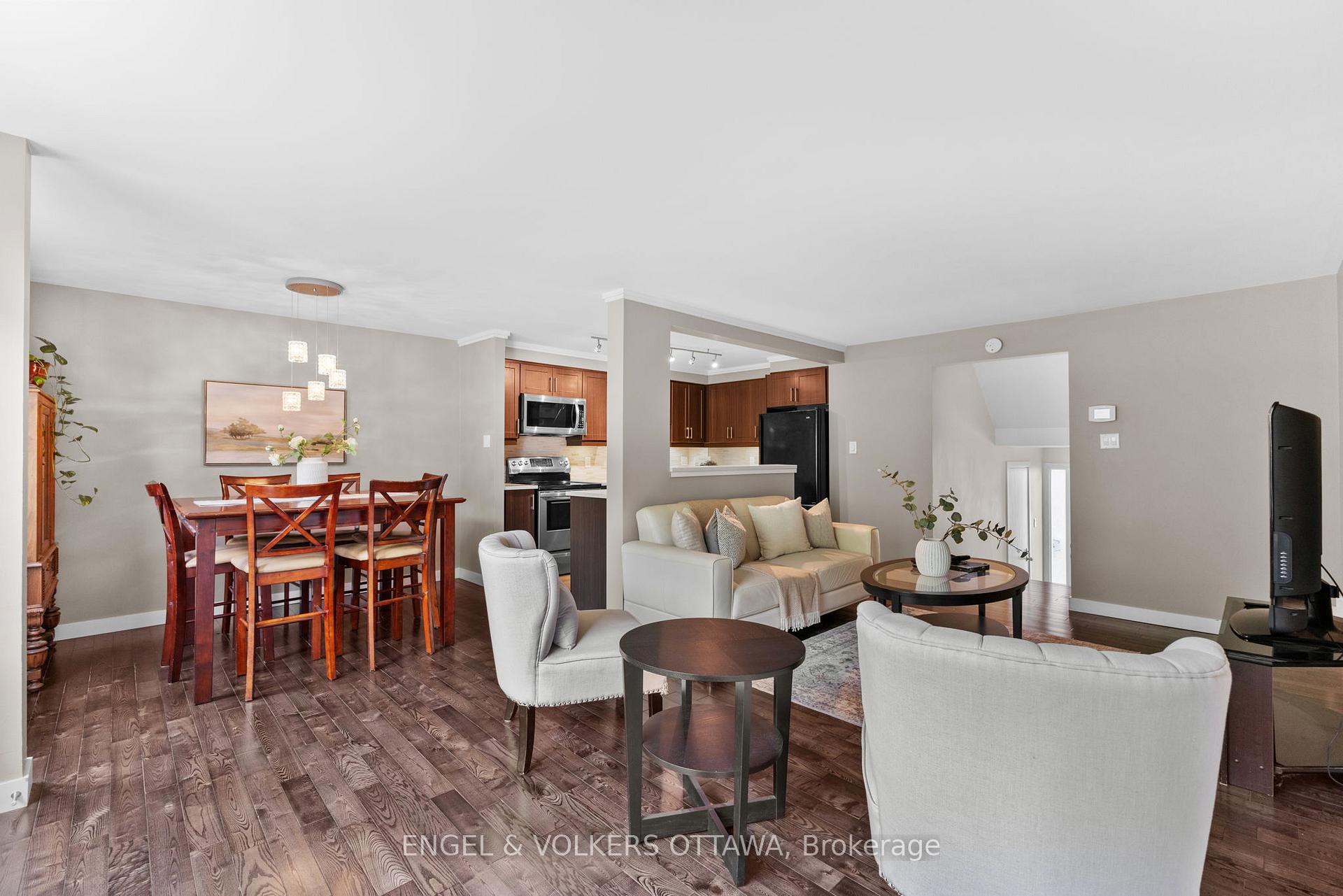 Photo 8 of 42D Benlea Drive, Ottawa, Tanglewood — HOMEH