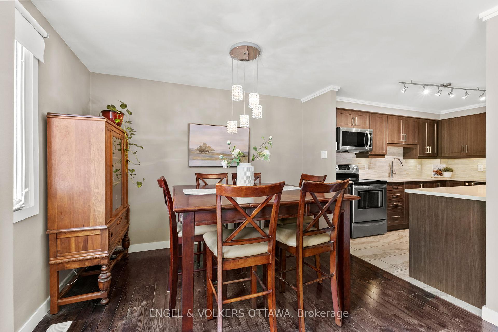 Photo 9 of 42D Benlea Drive, Ottawa, Tanglewood — HOMEH
