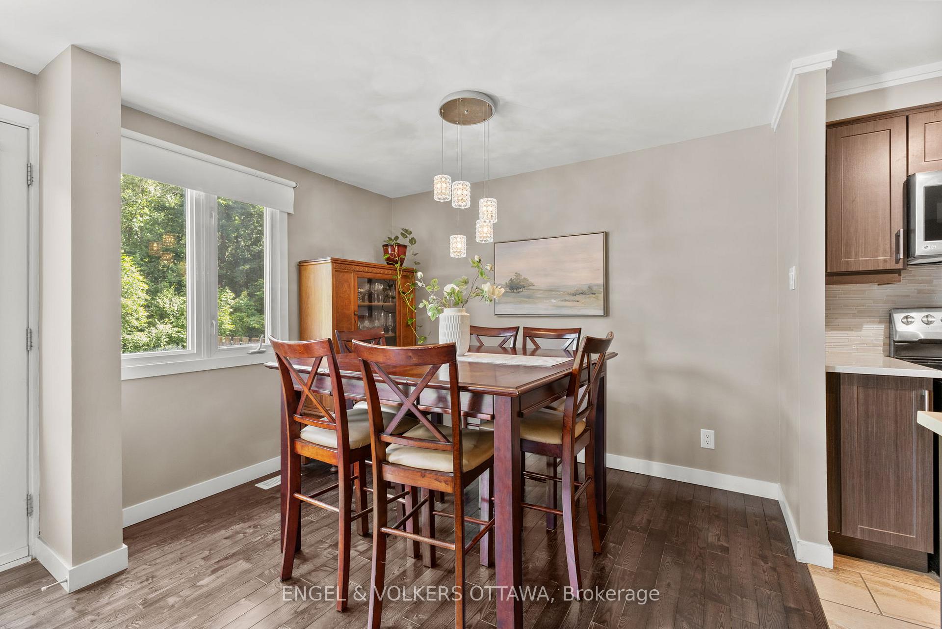 Photo 10 of 42D Benlea Drive, Ottawa, Tanglewood — HOMEH