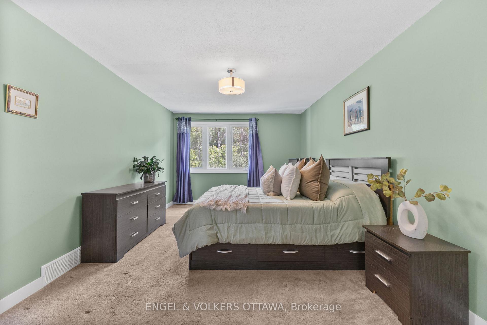 Photo 17 of 42D Benlea Drive, Ottawa, Tanglewood — HOMEH