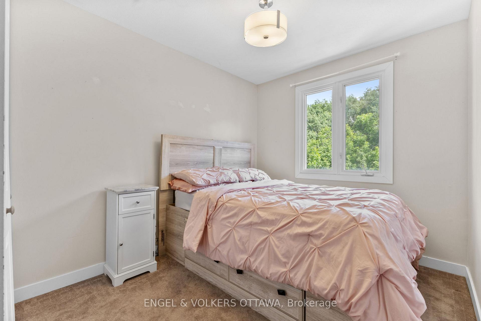 Photo 20 of 42D Benlea Drive, Ottawa, Tanglewood — HOMEH