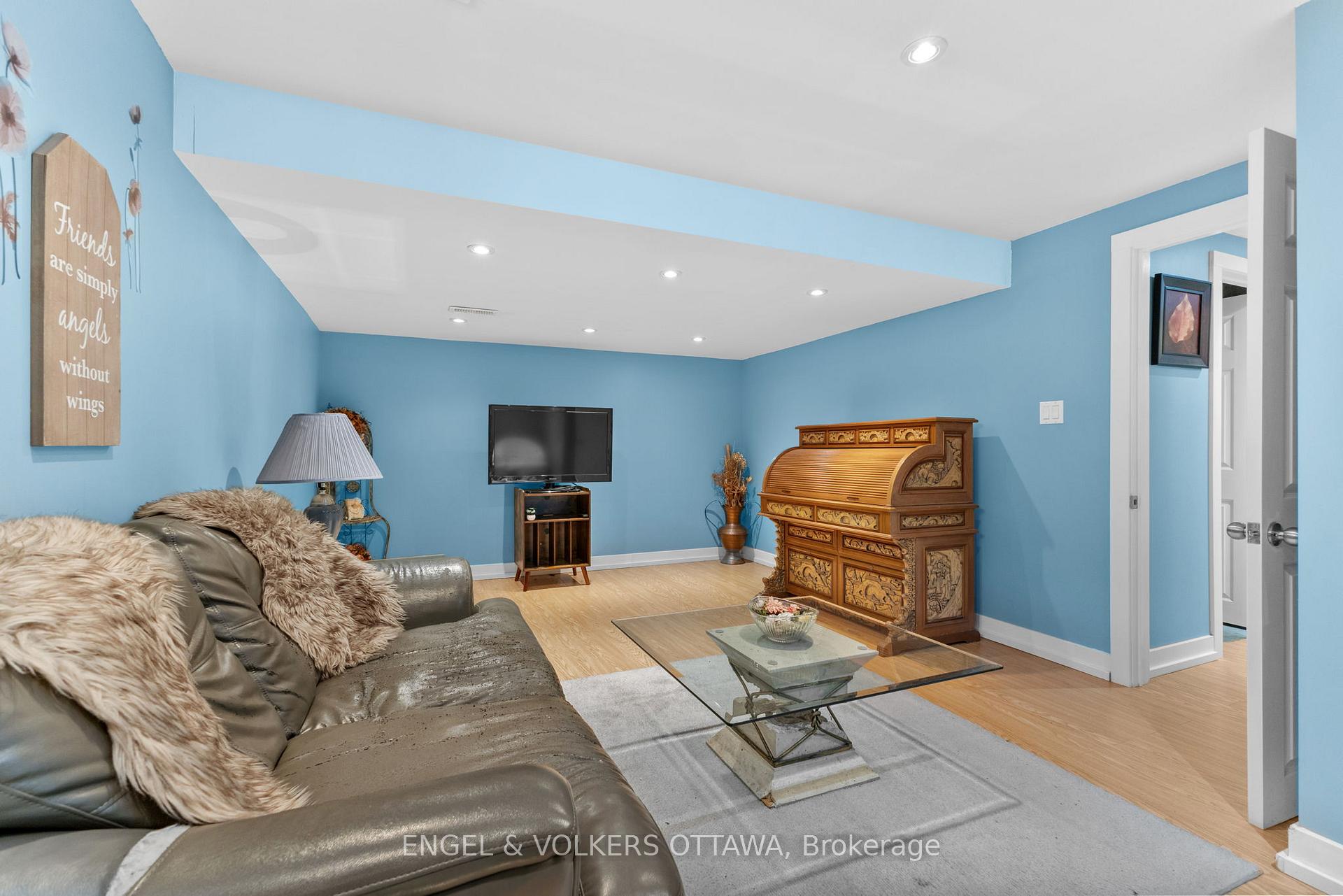 Photo 26 of 42D Benlea Drive, Ottawa, Tanglewood — HOMEH