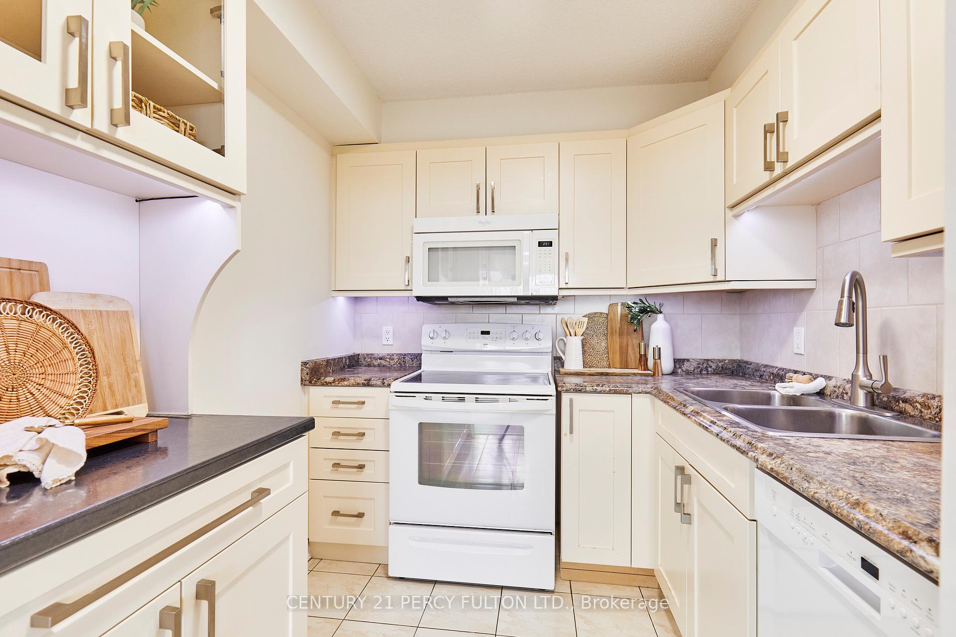 Photo 12 of Unit PH12, 55 William Street E, Oshawa, O'Neill — HOMEH