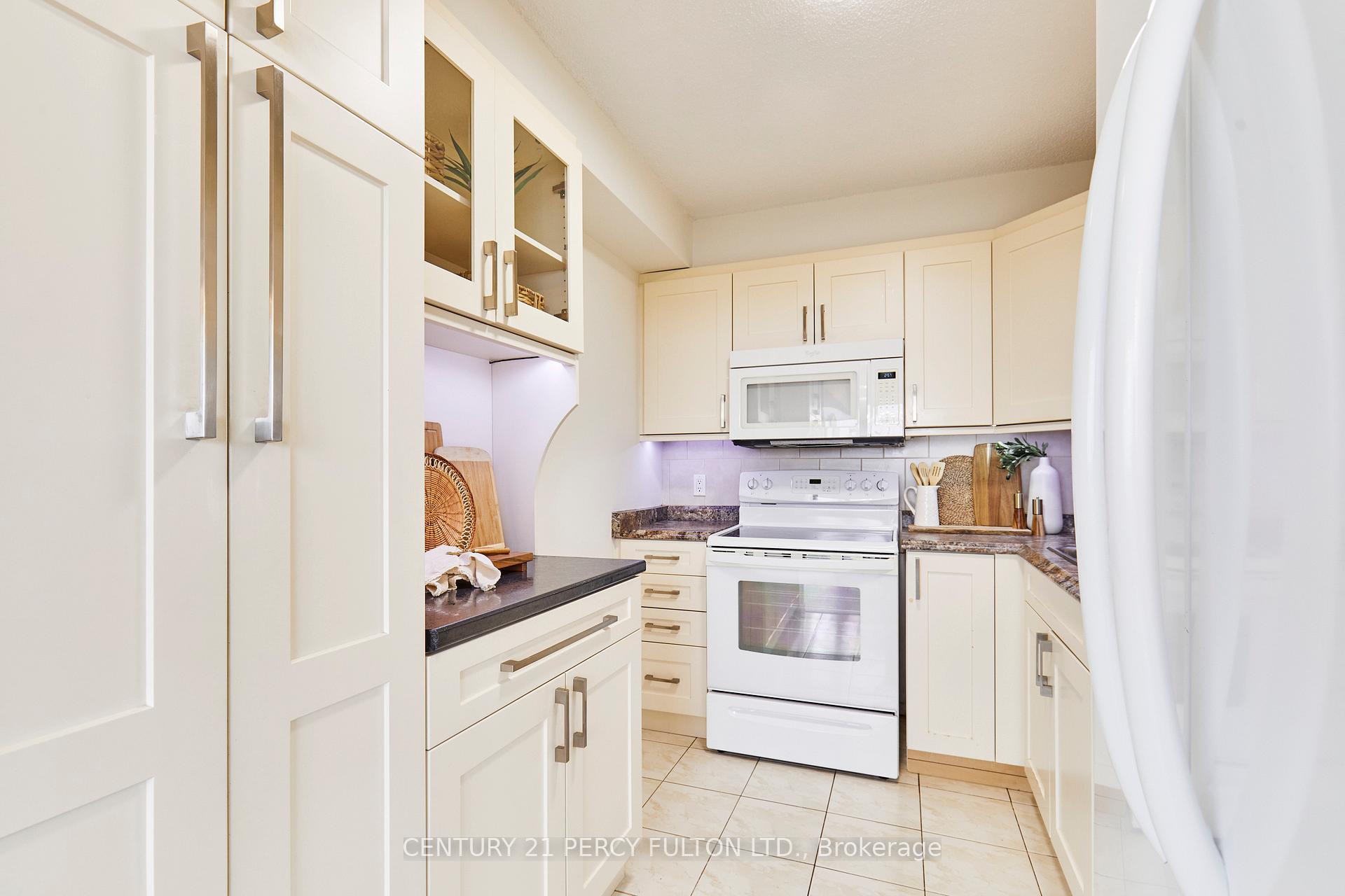 Photo 14 of Unit PH12, 55 William Street E, Oshawa, O'Neill — HOMEH