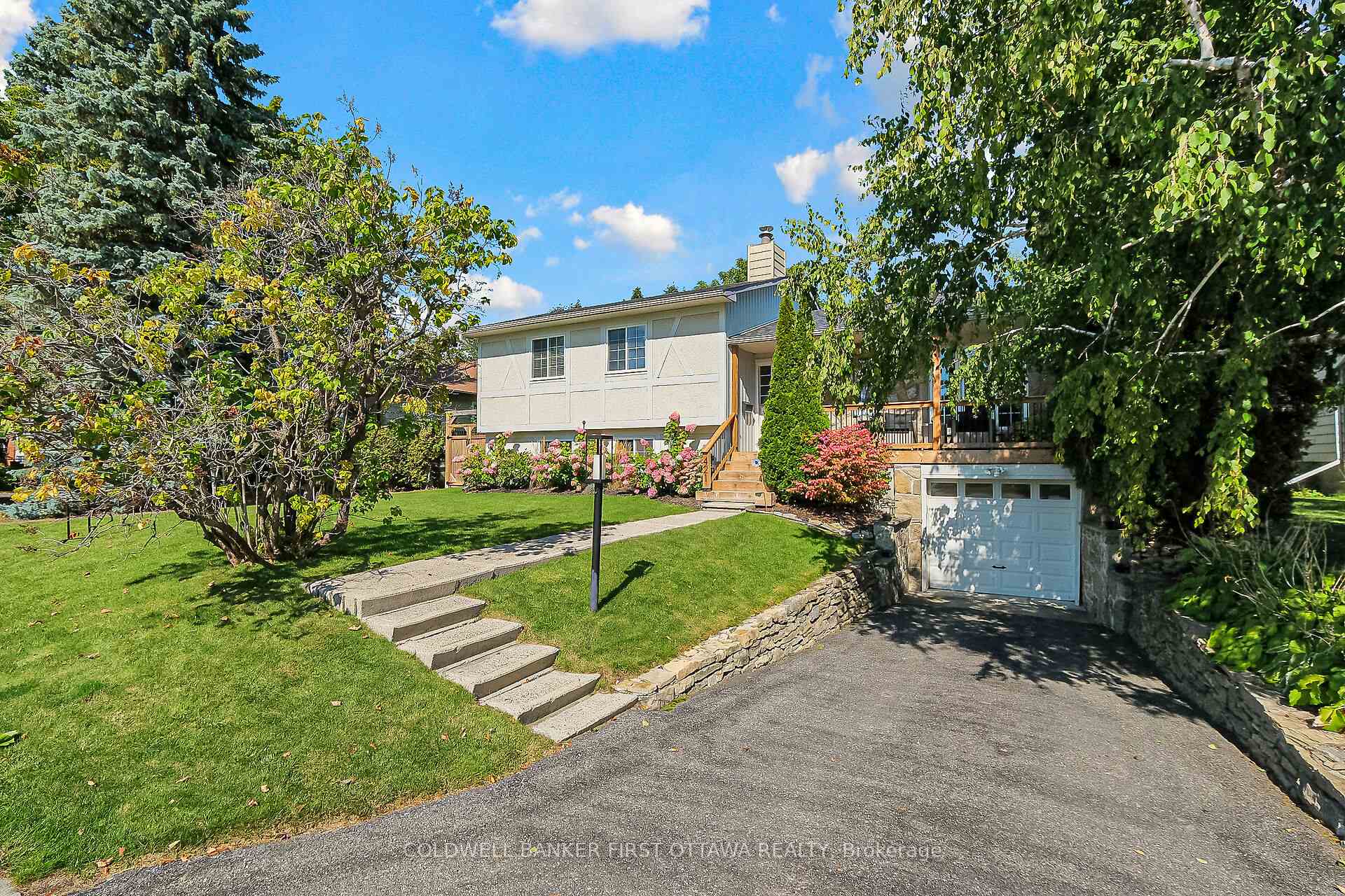 Photo 4 of 421 Ferrill Crescent, Carleton Place — HOMEH