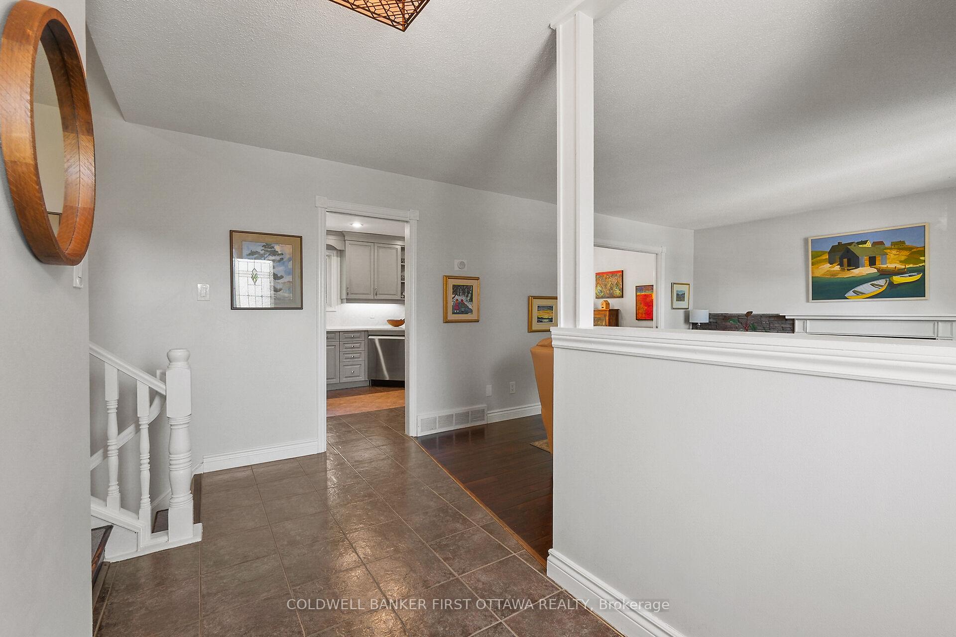 Photo 3 of 421 Ferrill Crescent, Carleton Place — HOMEH