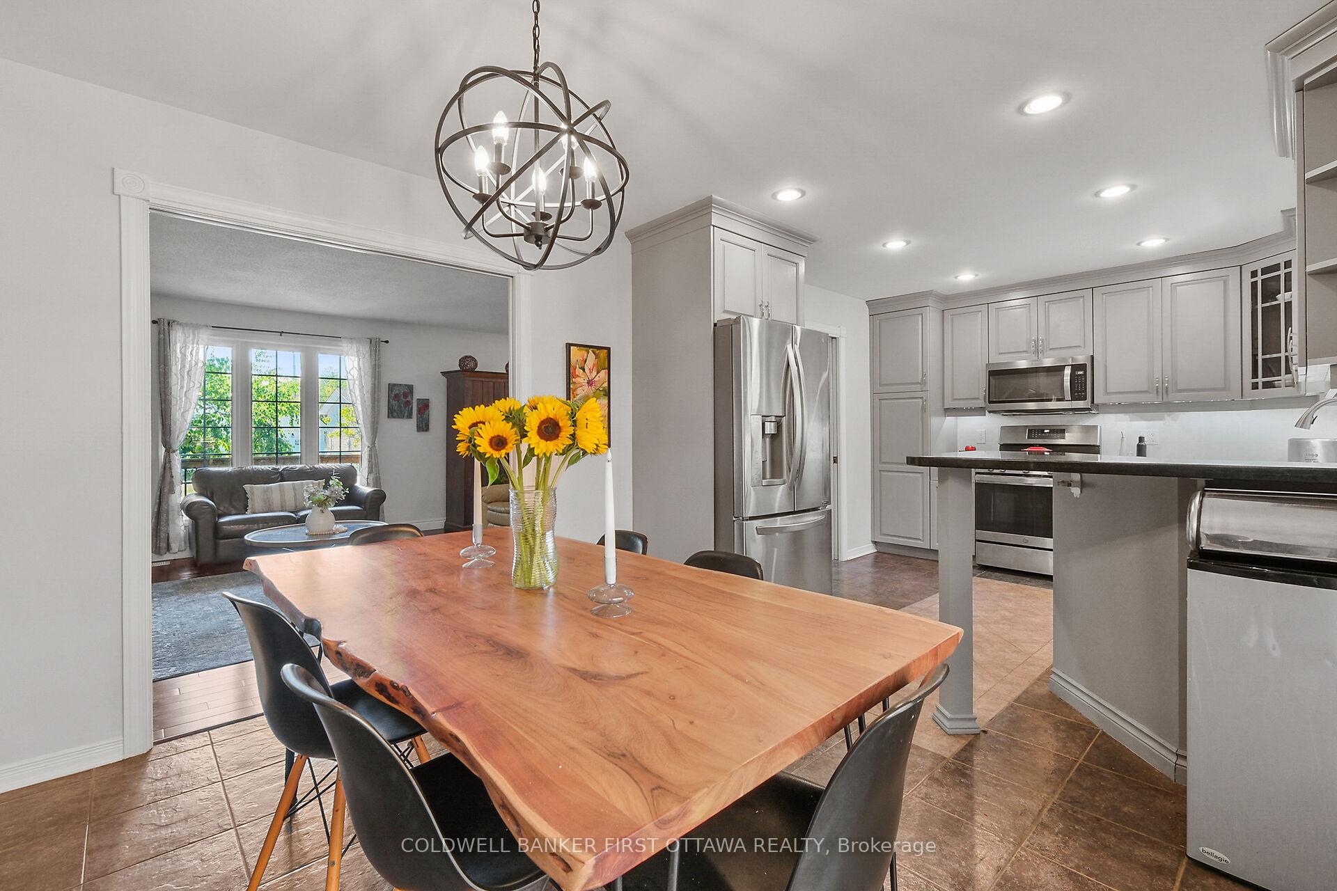 Photo 10 of 421 Ferrill Crescent, Carleton Place — HOMEH