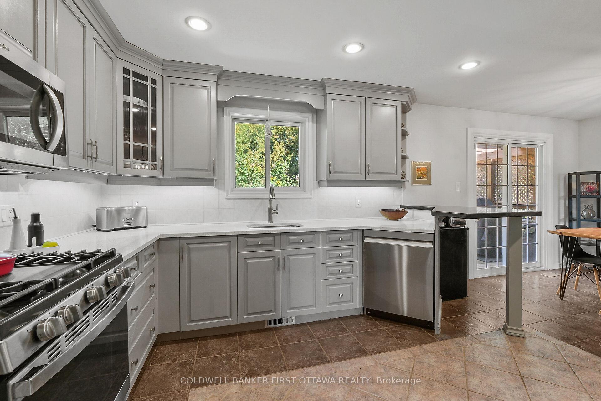 Photo 13 of 421 Ferrill Crescent, Carleton Place — HOMEH