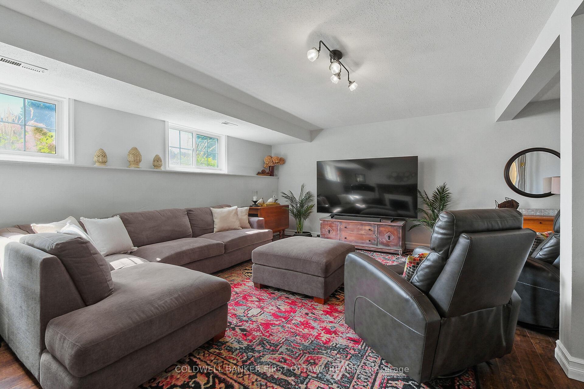 Photo 21 of 421 Ferrill Crescent, Carleton Place — HOMEH