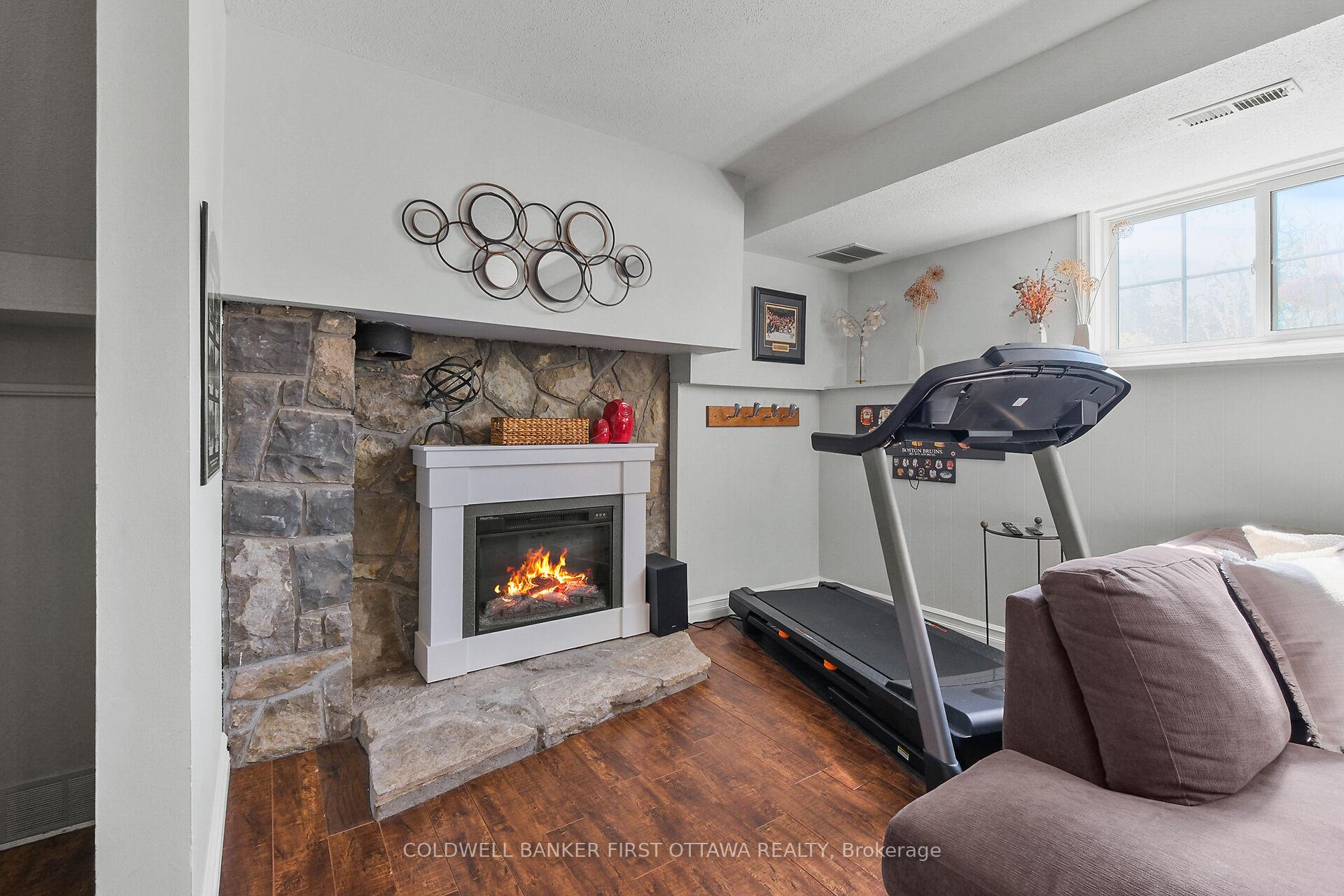Photo 23 of 421 Ferrill Crescent, Carleton Place — HOMEH