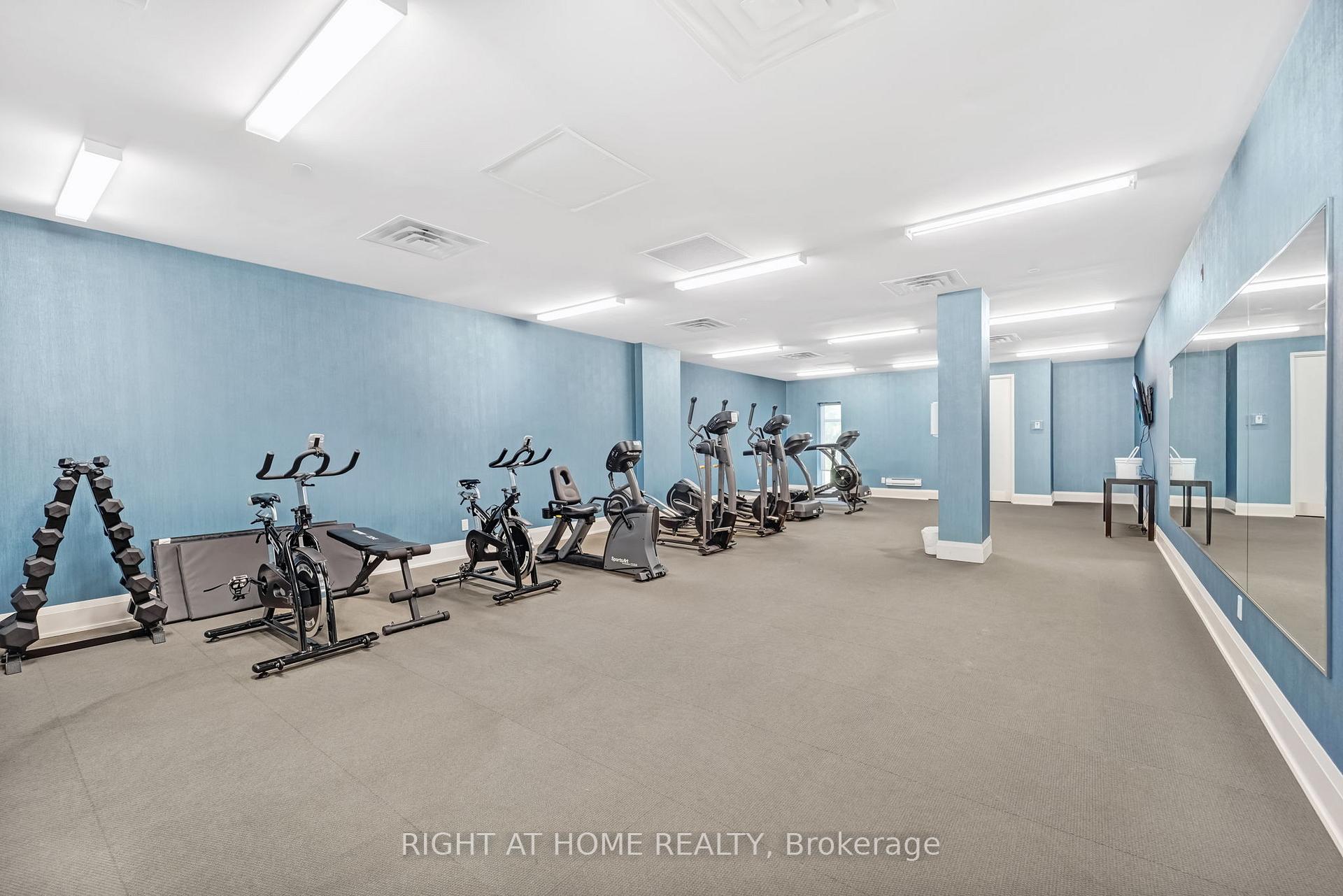 Photo 3 of Unit 704A, 15277 Yonge Street, Aurora, Aurora Village — HOMEH