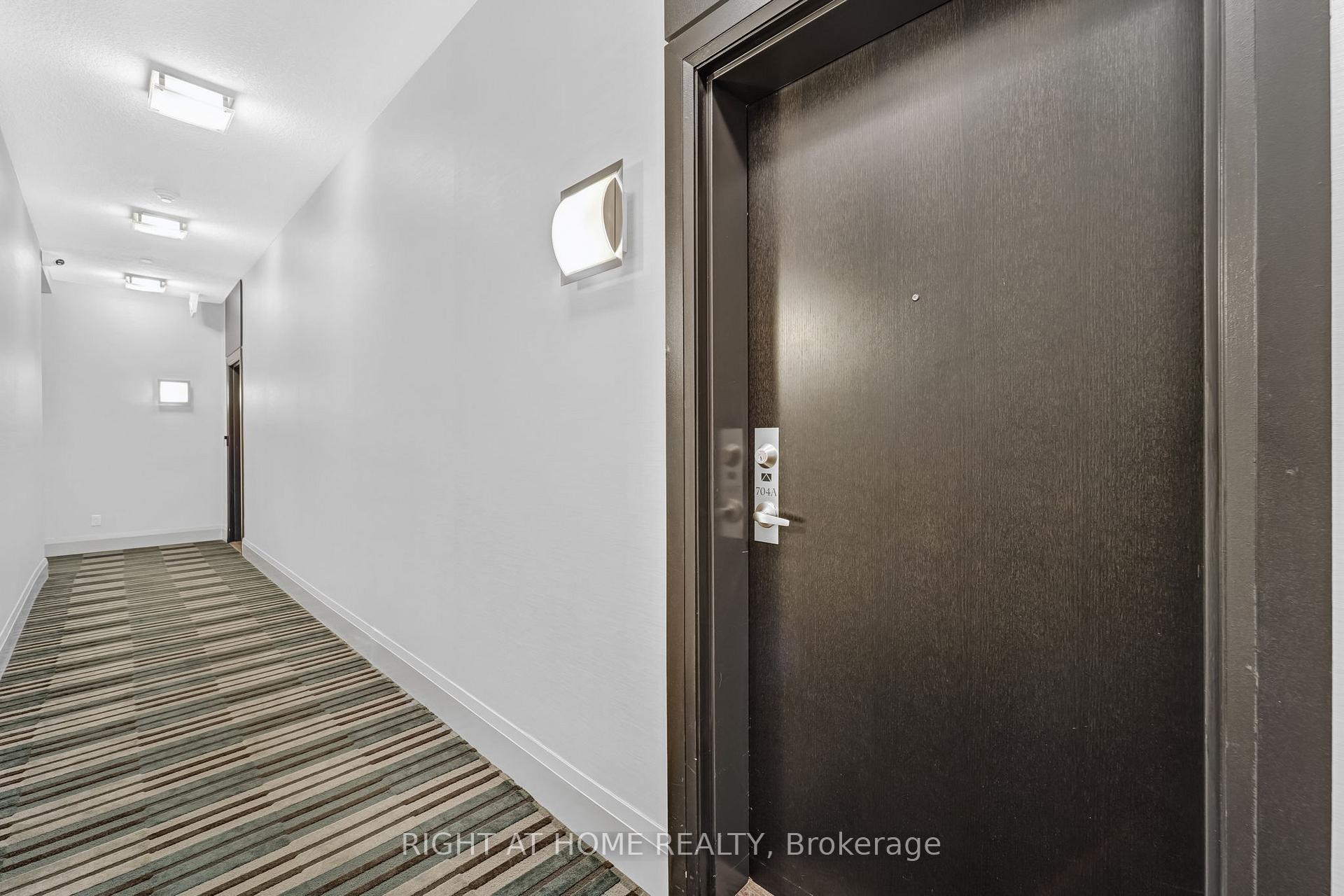 Photo 6 of Unit 704A, 15277 Yonge Street, Aurora, Aurora Village — HOMEH