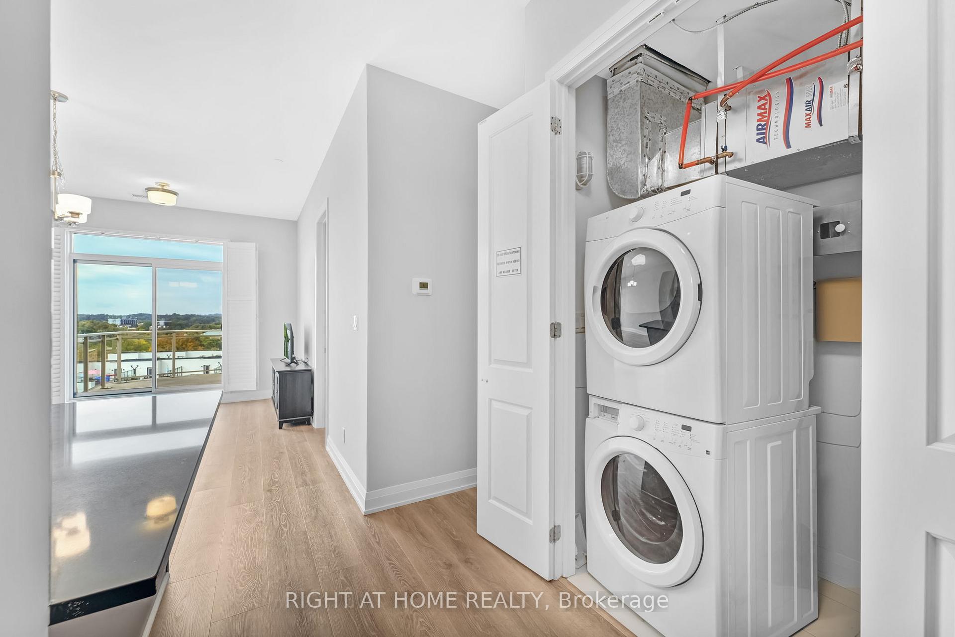 Photo 12 of Unit 704A, 15277 Yonge Street, Aurora, Aurora Village — HOMEH