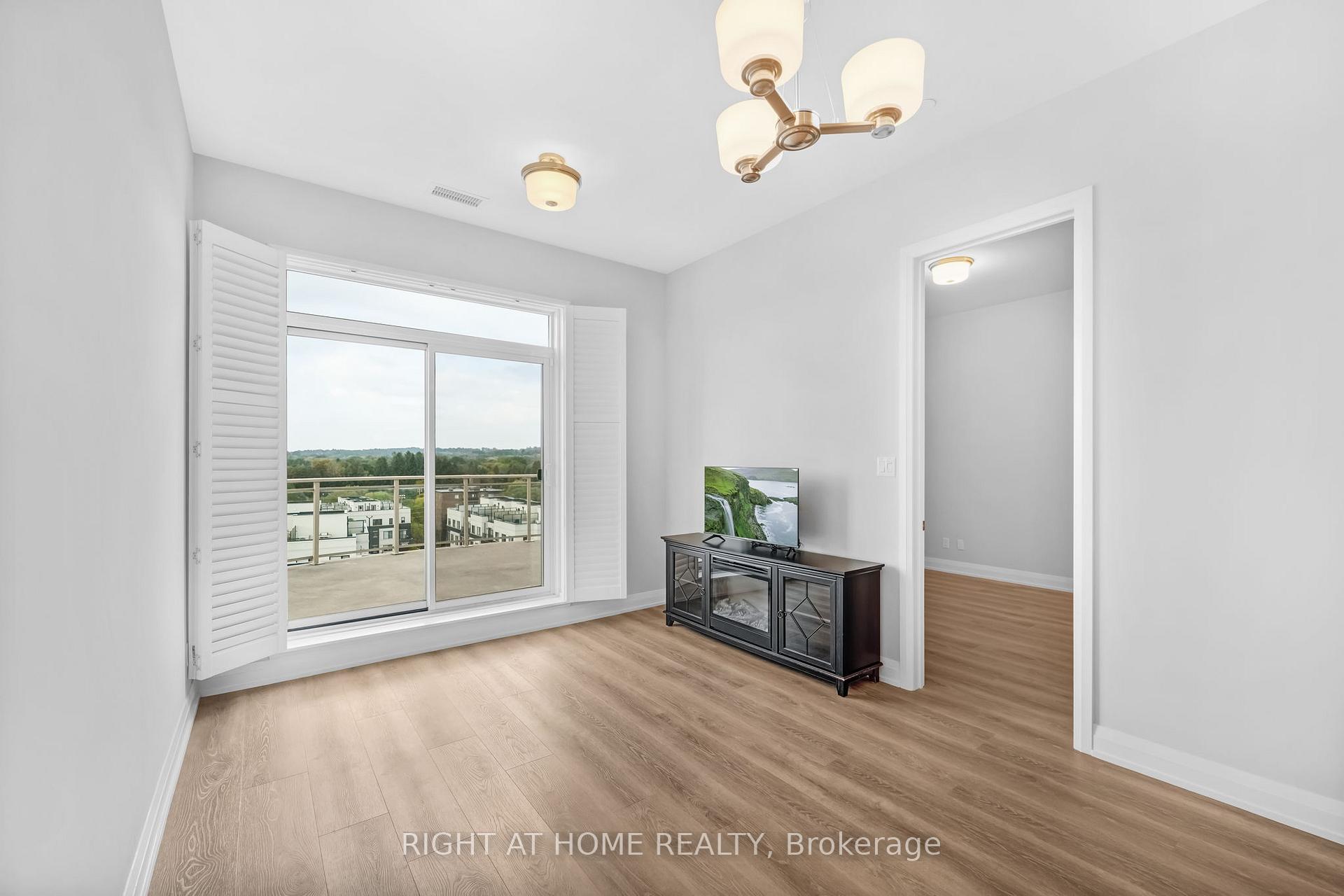 Photo 14 of Unit 704A, 15277 Yonge Street, Aurora, Aurora Village — HOMEH
