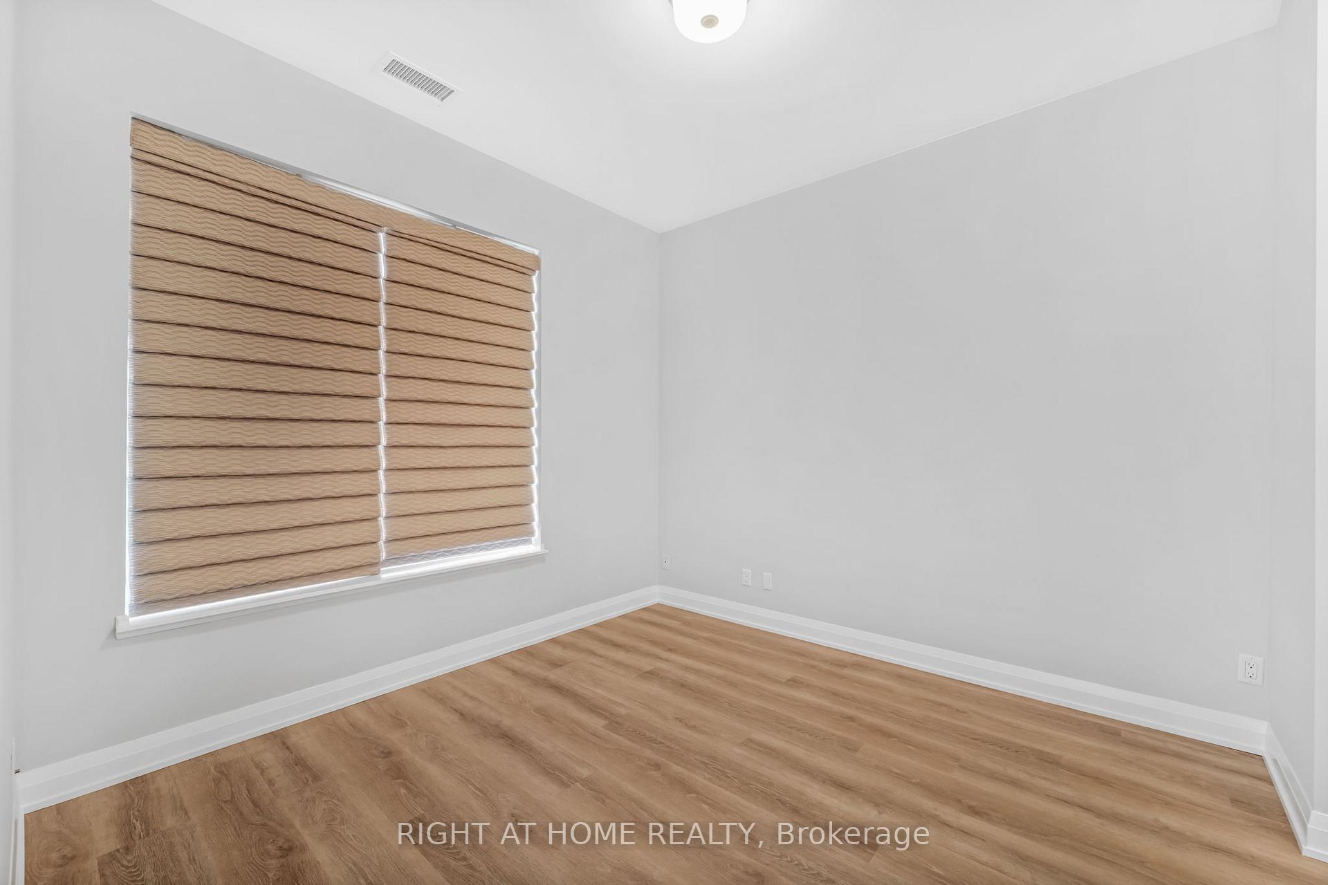 Photo 18 of Unit 704A, 15277 Yonge Street, Aurora, Aurora Village — HOMEH