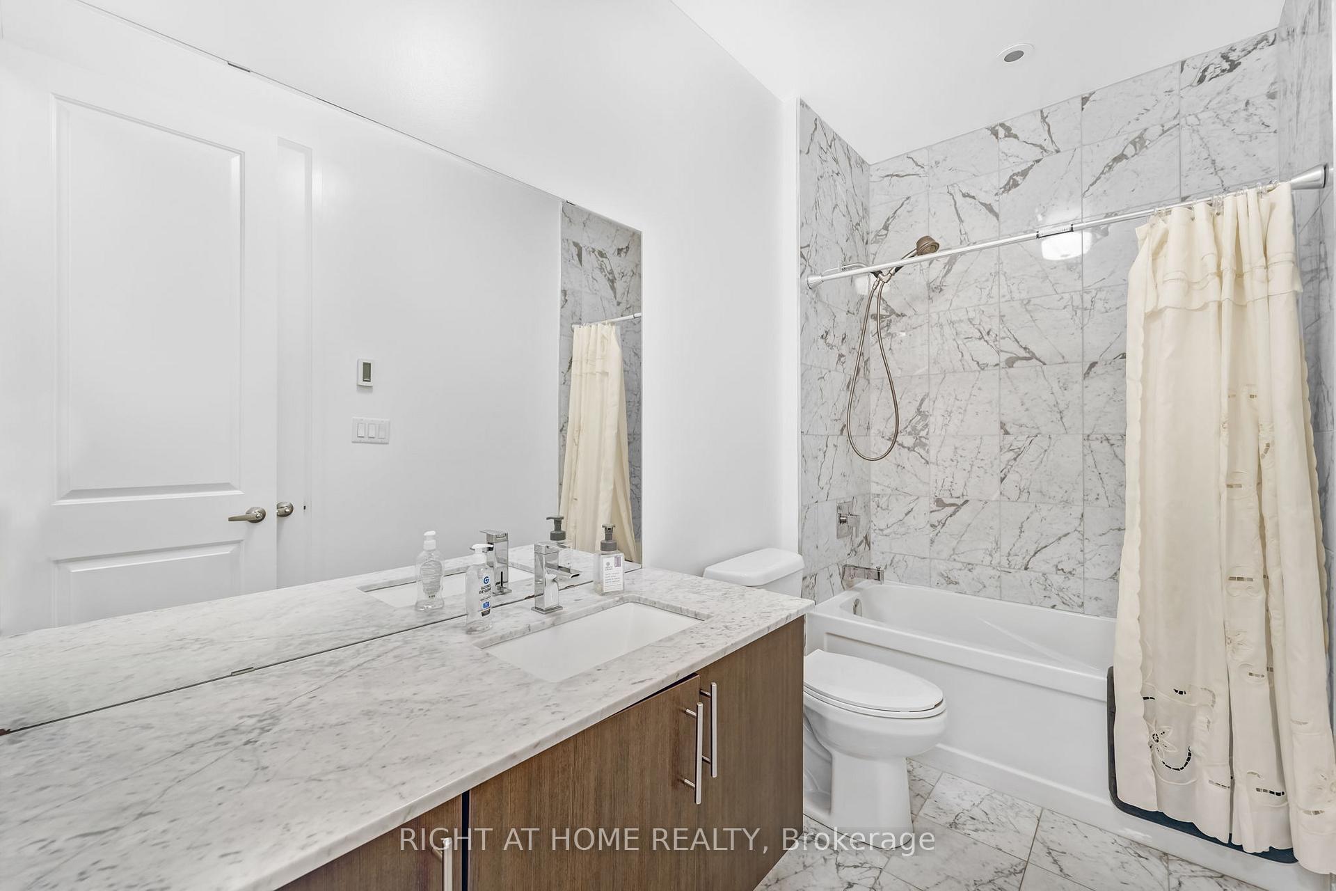 Photo 21 of Unit 704A, 15277 Yonge Street, Aurora, Aurora Village — HOMEH