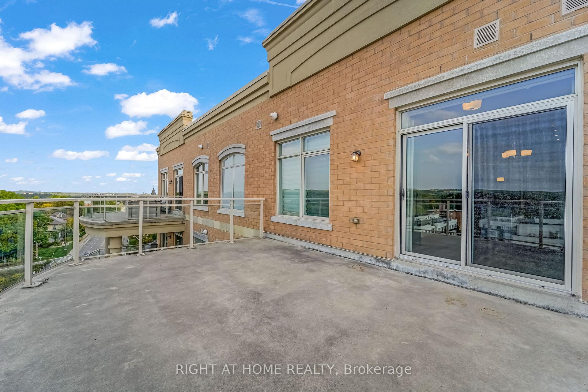 Photo 22 of Unit 704A, 15277 Yonge Street, Aurora, Aurora Village — HOMEH