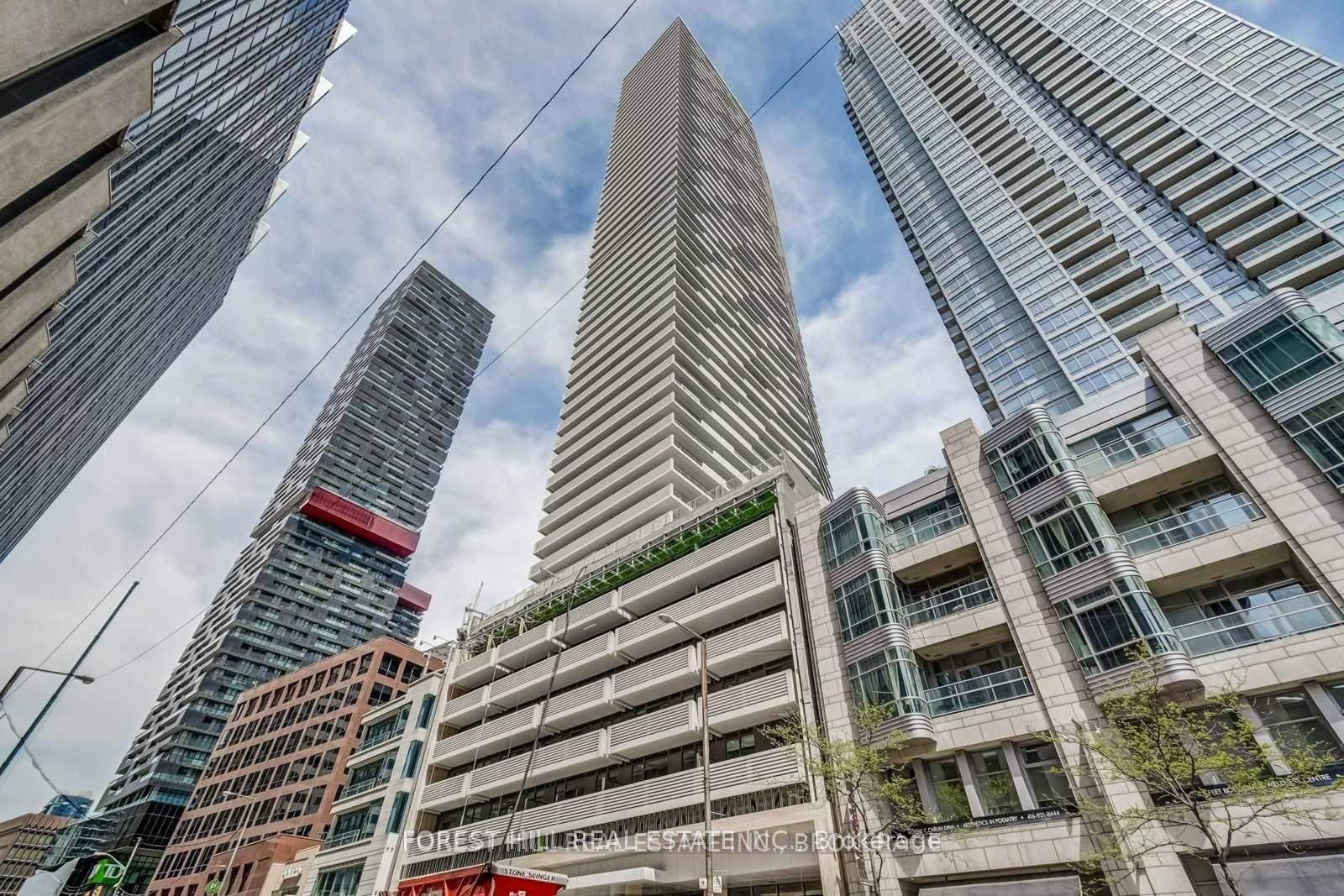 Photo 2 of Unit 5406, 2221 Yonge Street, Toronto, Mount Pleasant West — HOMEH