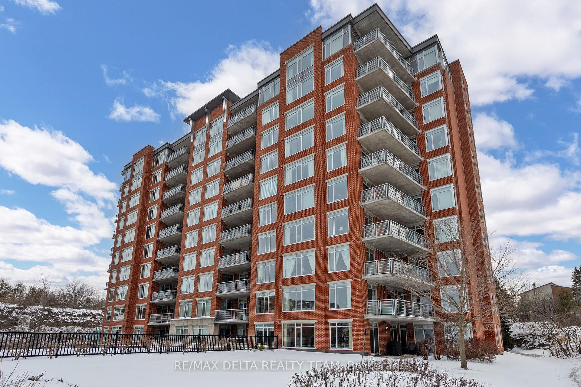 Front of Unit 1103, 136 Darlington Private