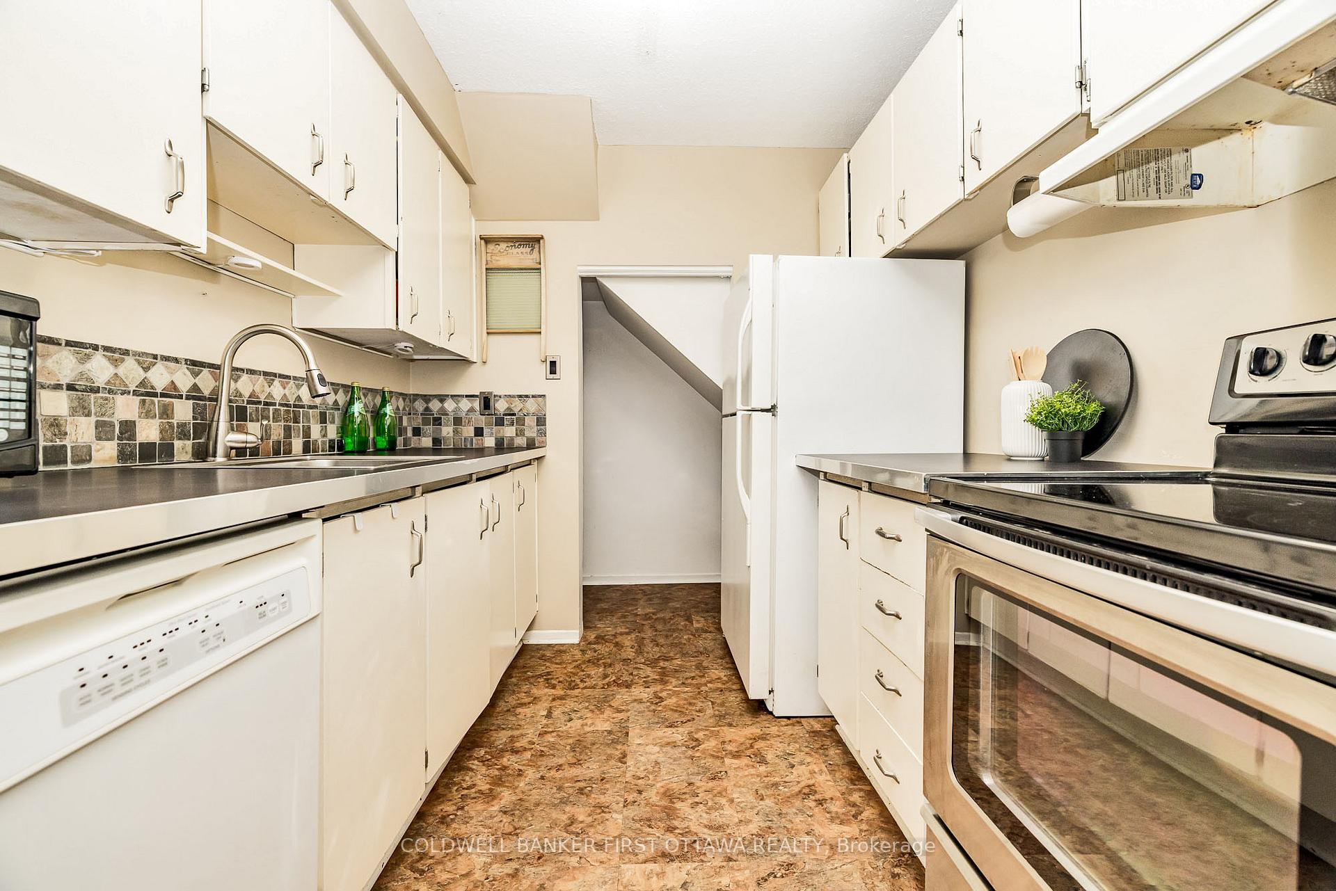 Photo 10 of Unit 186, 24C Forester Crescent, Ottawa, Westcliffe Estates — HOMEH