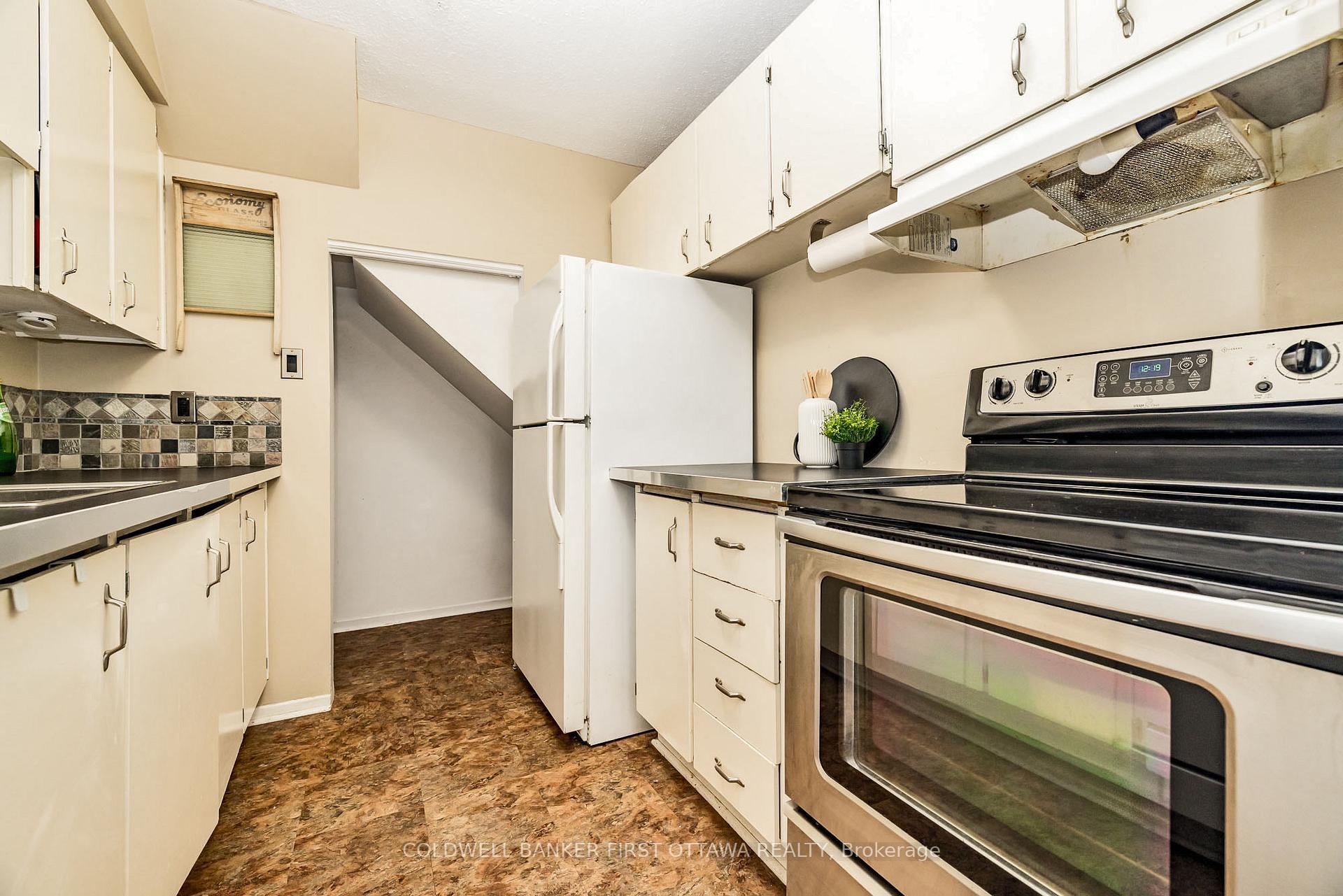 Photo 12 of Unit 186, 24C Forester Crescent, Ottawa, Westcliffe Estates — HOMEH