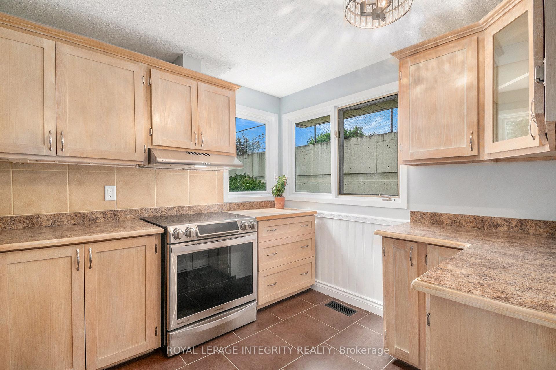Photo 7 of 913J Elmsmere Road, Ottawa, Beacon Hill South — HOMEH