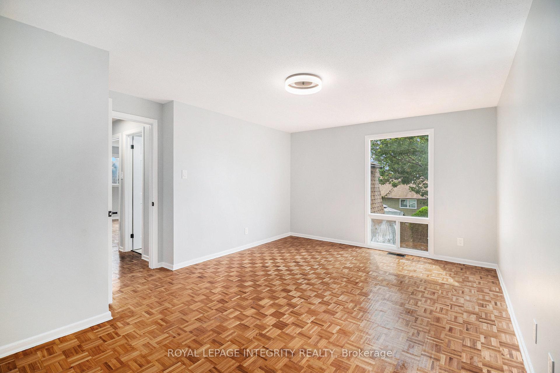 Photo 12 of 913J Elmsmere Road, Ottawa, Beacon Hill South — HOMEH