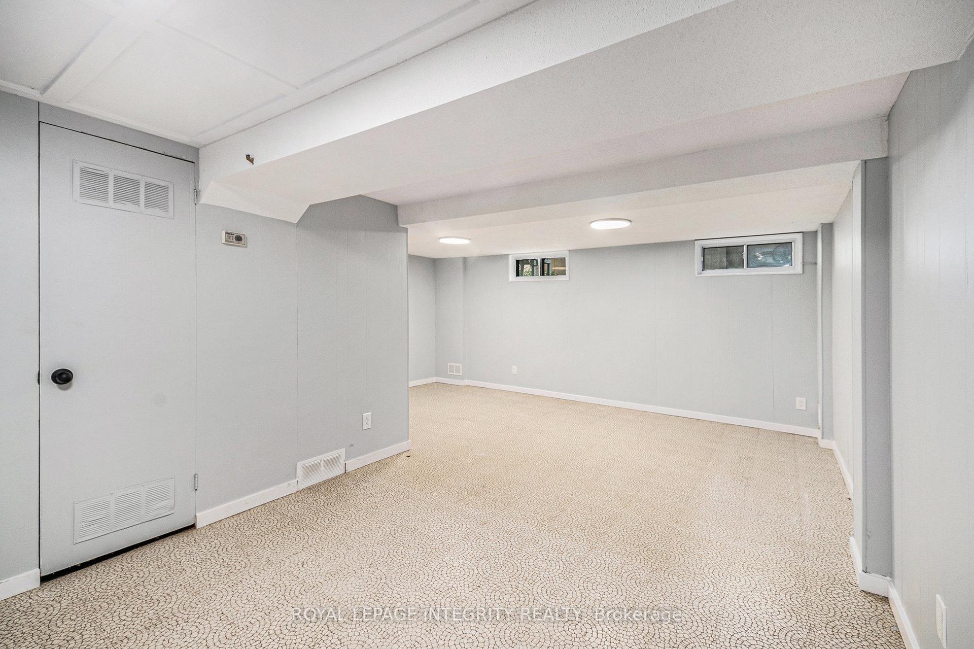 Photo 18 of 913J Elmsmere Road, Ottawa, Beacon Hill South — HOMEH