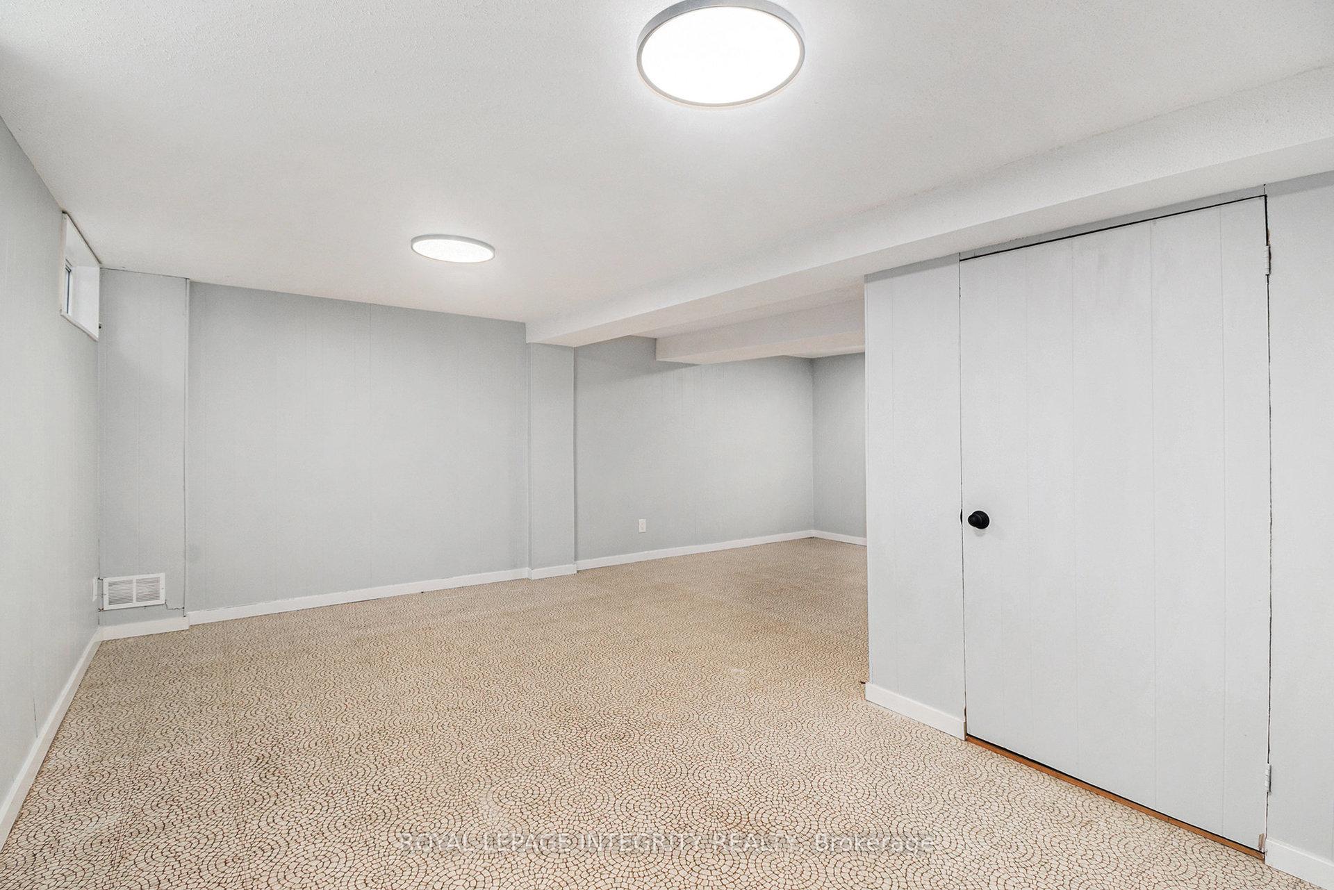 Photo 19 of 913J Elmsmere Road, Ottawa, Beacon Hill South — HOMEH