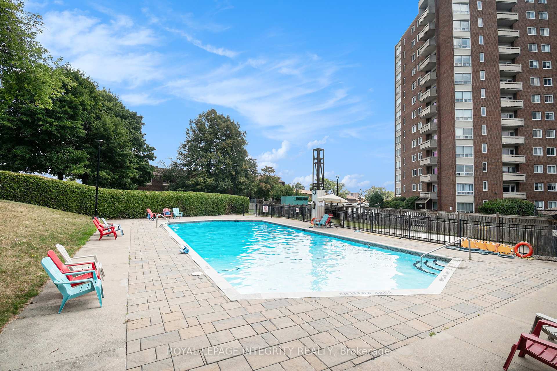 Photo 24 of 913J Elmsmere Road, Ottawa, Beacon Hill South — HOMEH