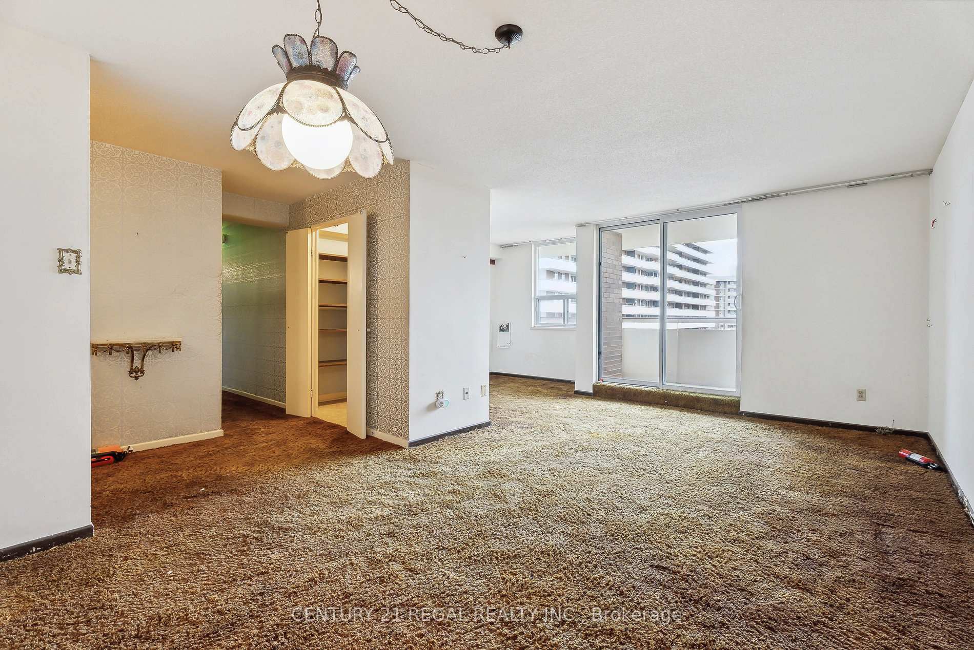 Photo 4 of Unit 703, 1 Royal Orchard Boulevard, Markham, Royal Orchard — HOMEH