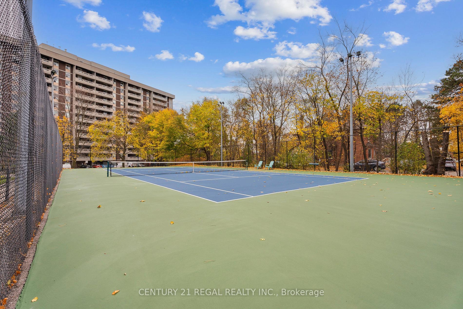 Photo 5 of Unit 703, 1 Royal Orchard Boulevard, Markham, Royal Orchard — HOMEH