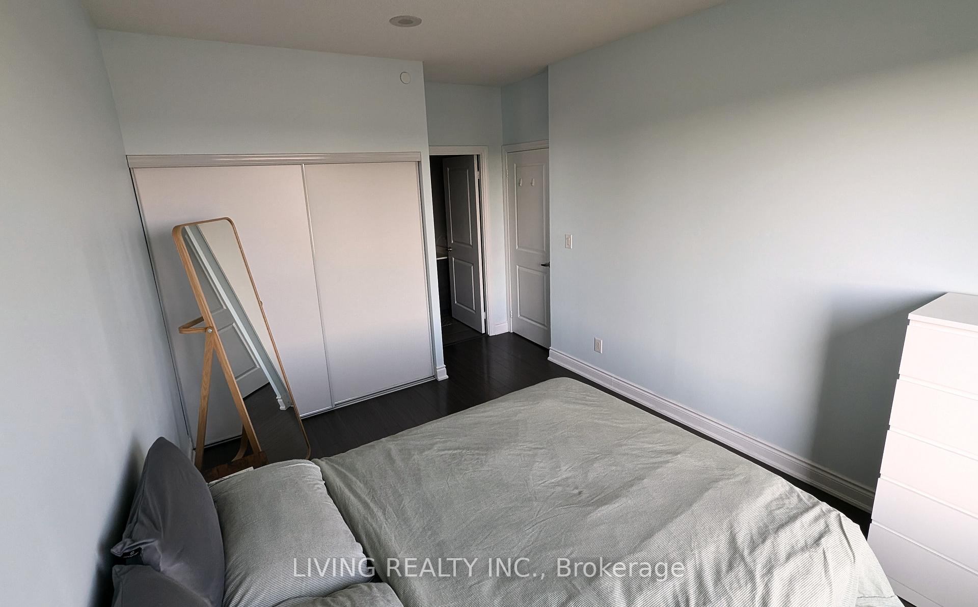 Front of Unit 312, 325 South Park Road