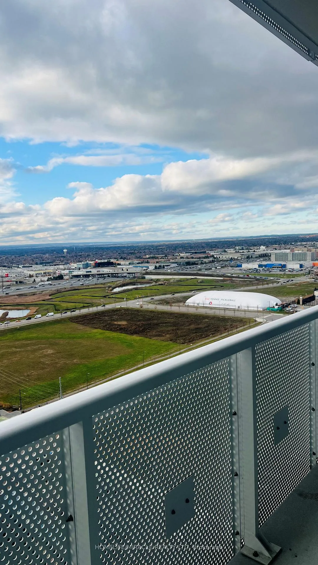 Photo 13 of Unit 2301, 8 Interchange Way, Vaughan, Vaughan Corporate Centre — HOMEH