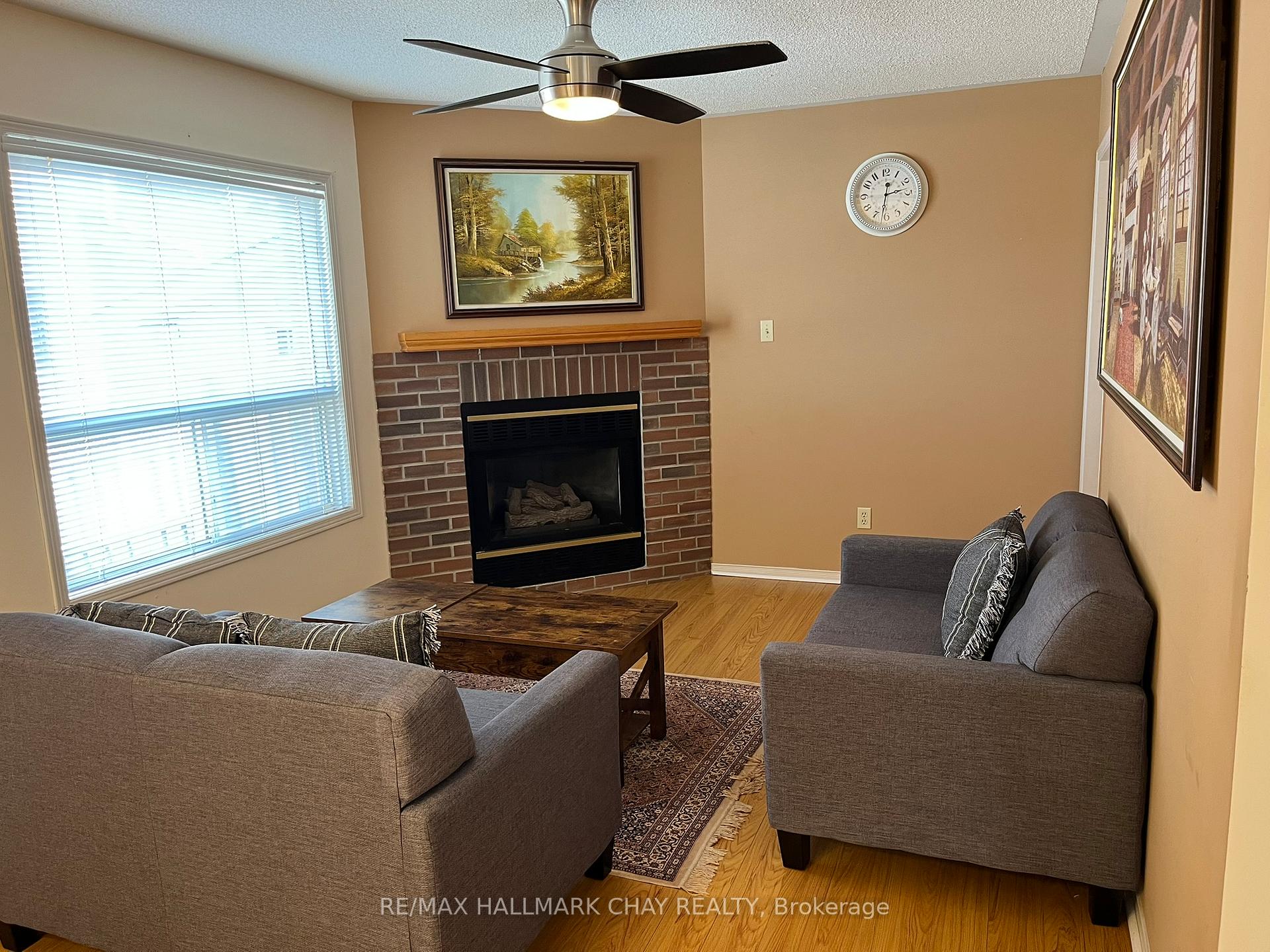 Photo 4 of 22 Stroud Place, Barrie, Holly — HOMEH