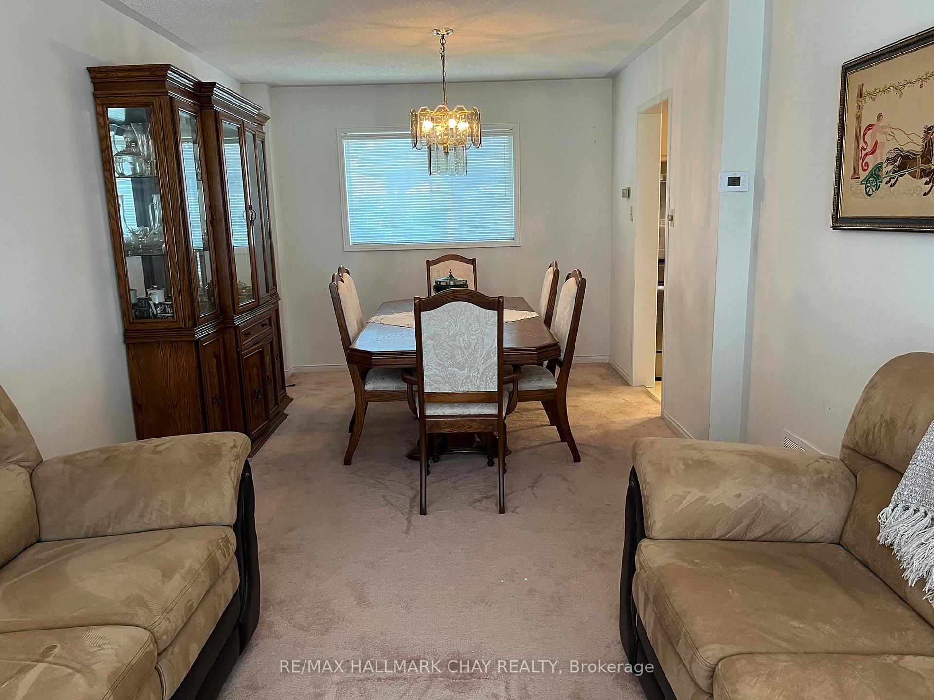 Photo 8 of 22 Stroud Place, Barrie, Holly — HOMEH